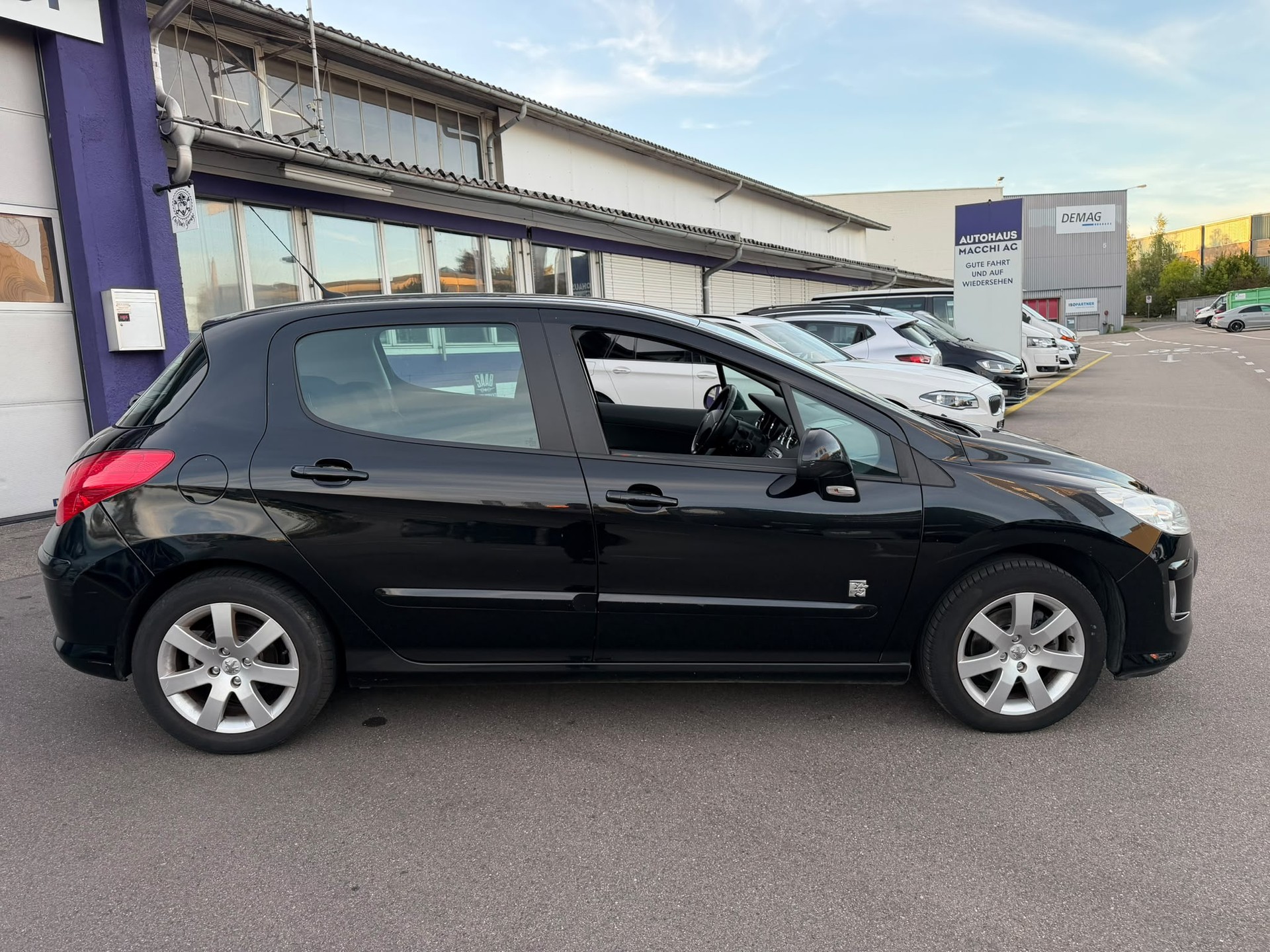 PEUGEOT 308 1.6 16V VTI Sport-image-7