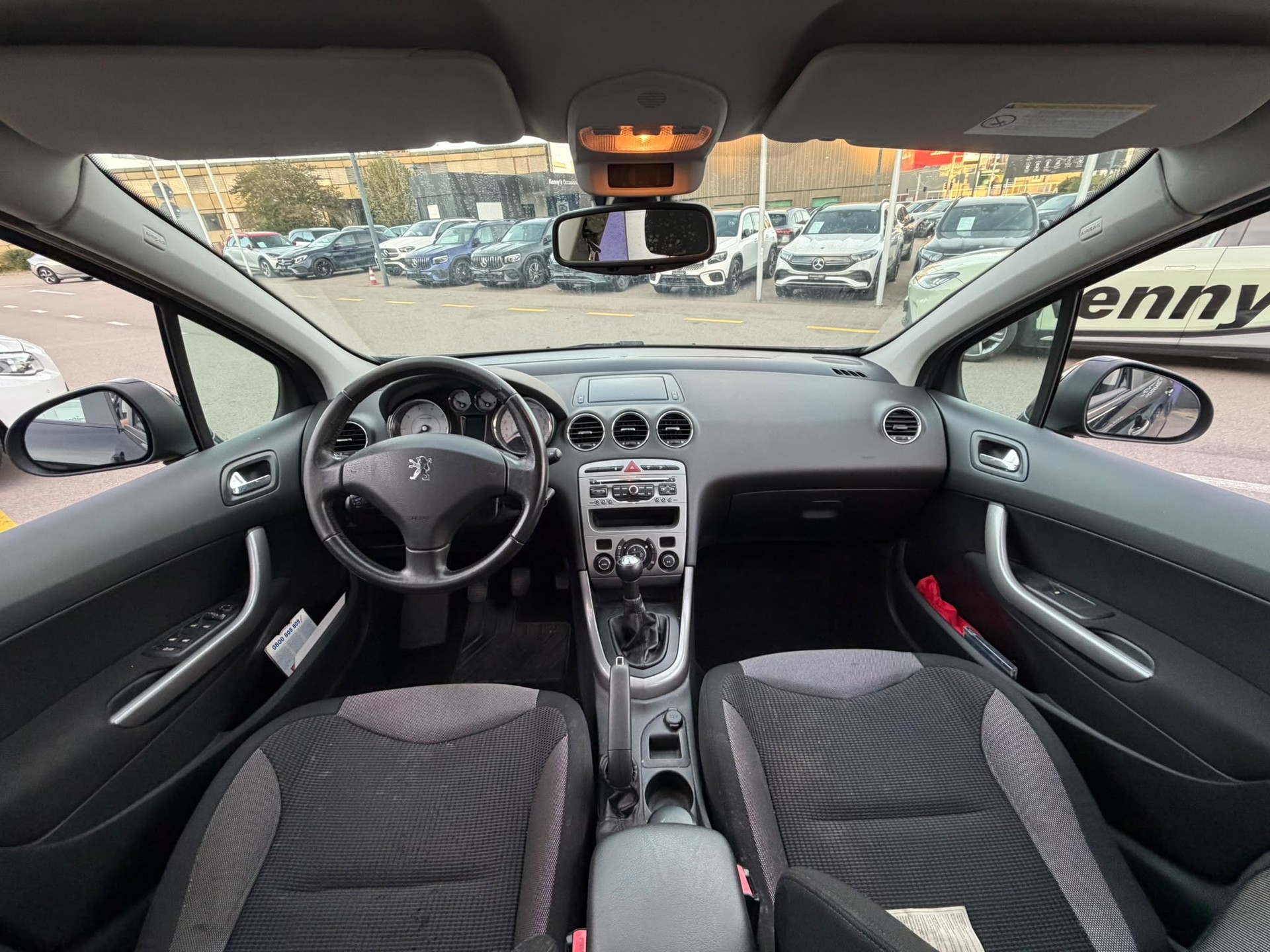 PEUGEOT 308 1.6 16V VTI Sport-image-9