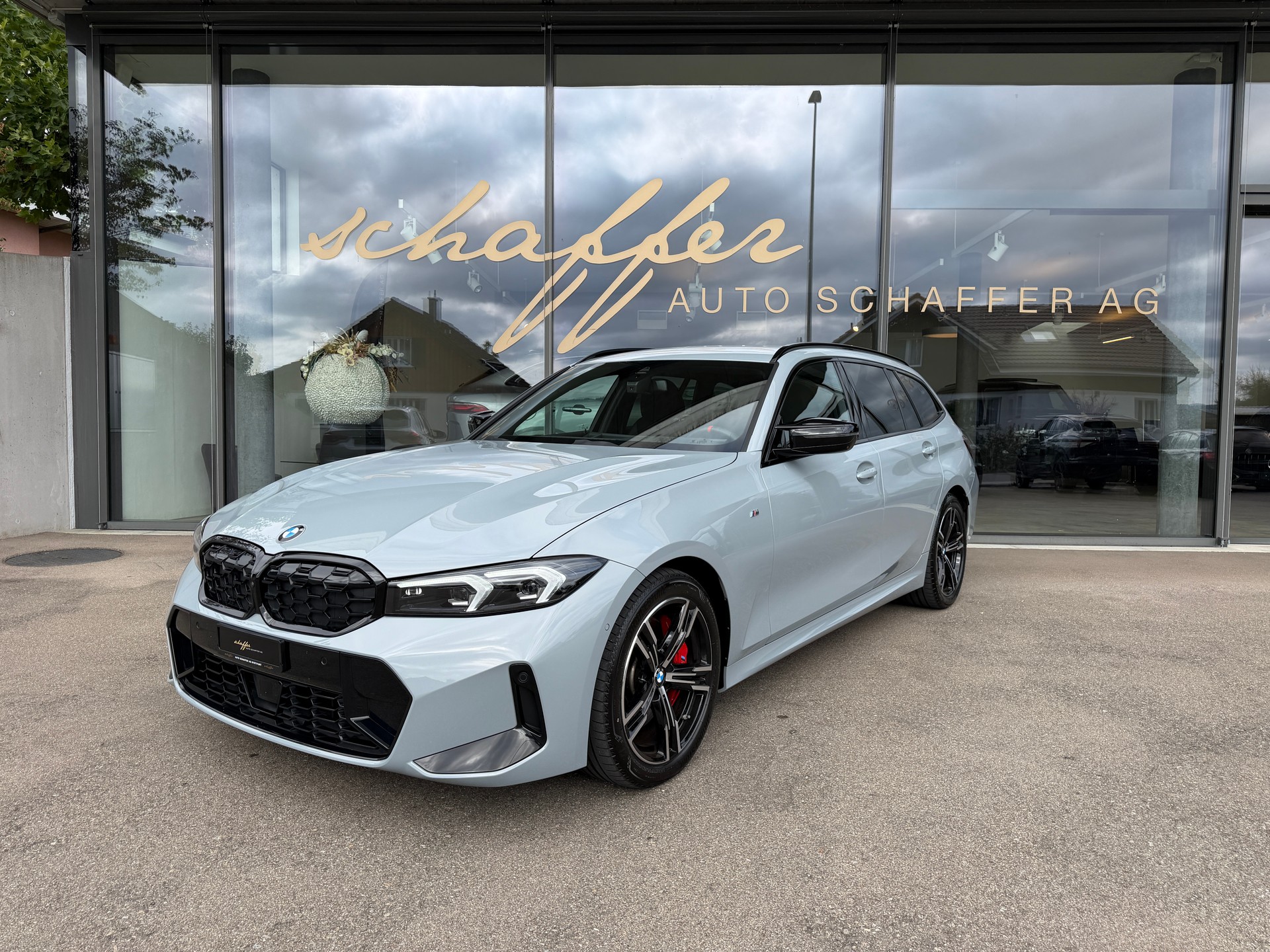 BMW M340i xDrive 48V Touring Steptronic M Sport Pro-image-0