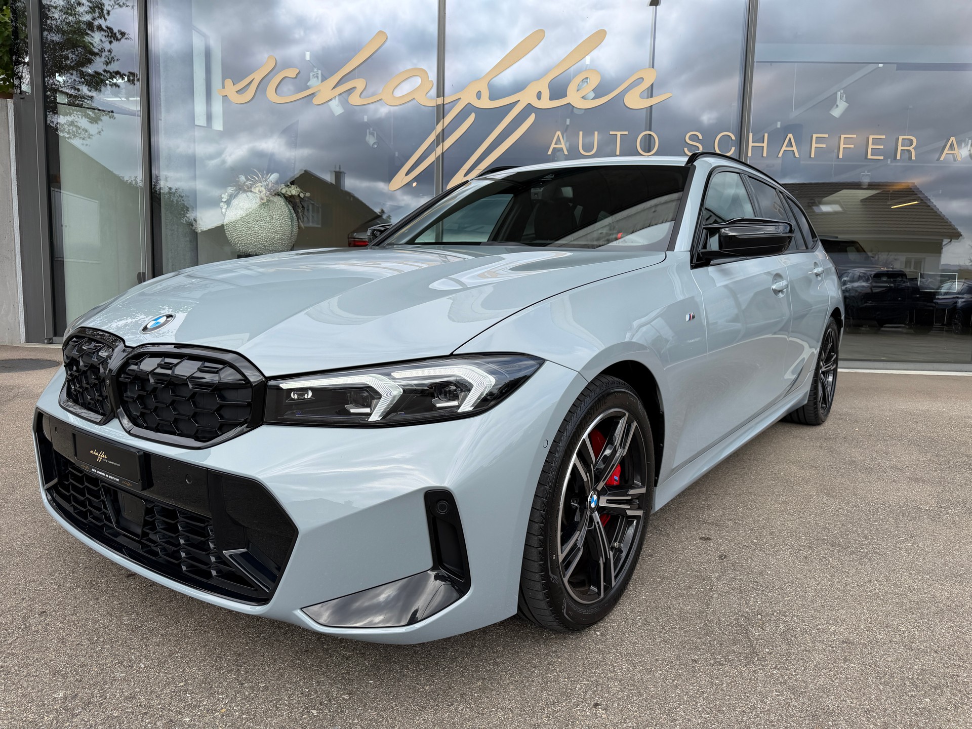 BMW M340i xDrive 48V Touring Steptronic M Sport Pro-image-1