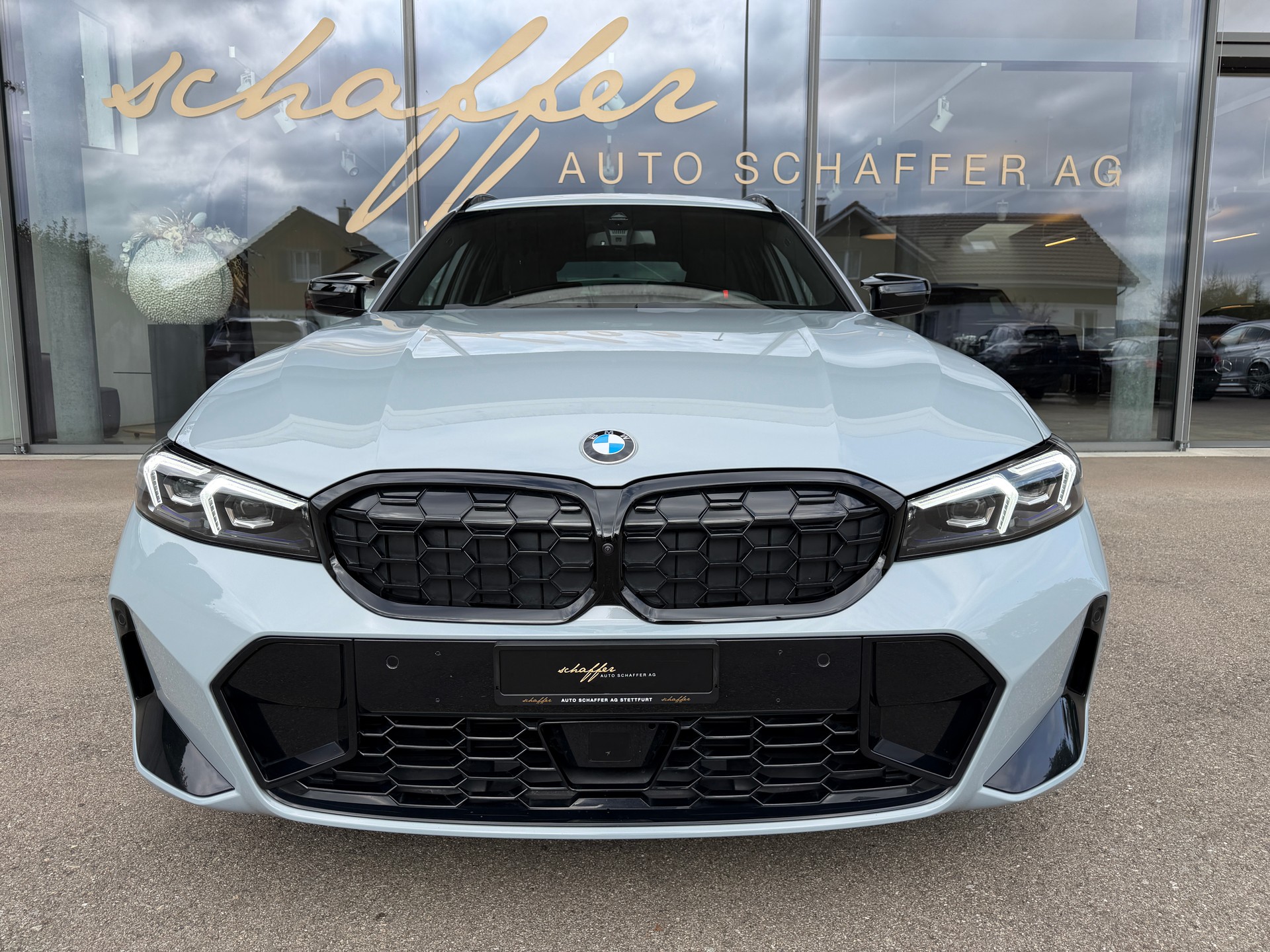 BMW M340i xDrive 48V Touring Steptronic M Sport Pro-image-2
