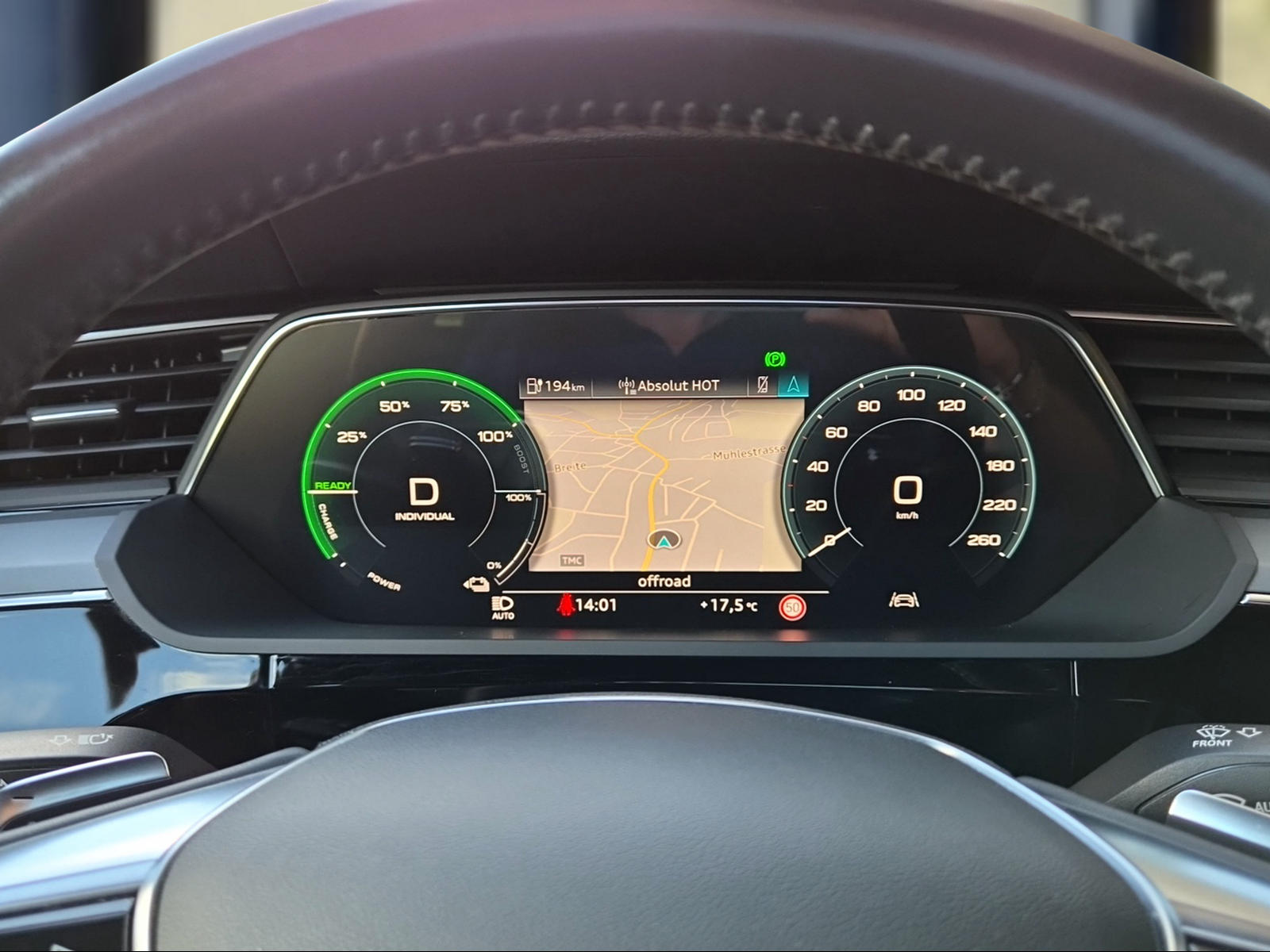 AUDI e-tron 55 Advanced quattro Mythosschwar Metallic-image-10