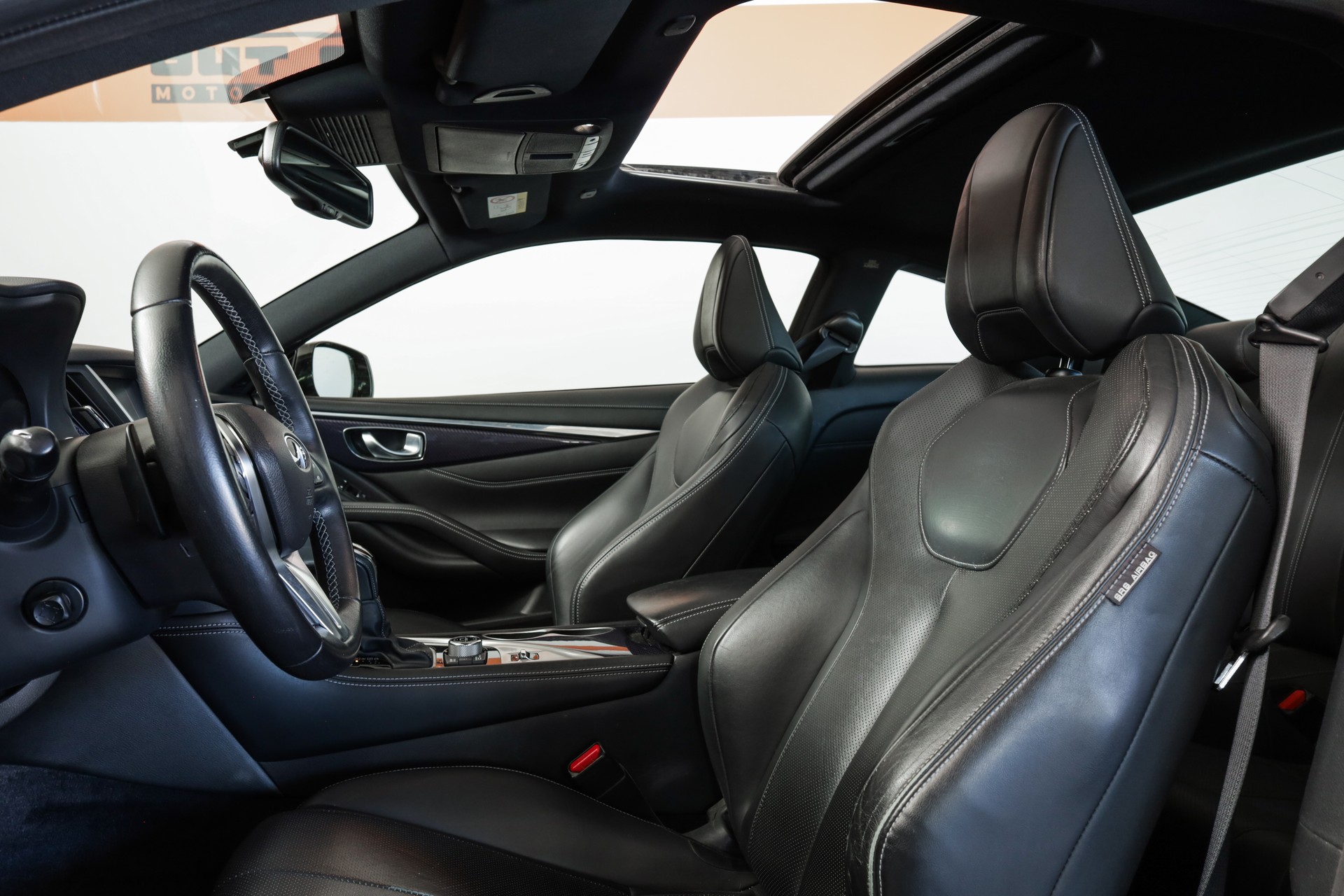 INFINITI Q60 3.0t Coupé Sport AWD Automatic • Véhicule suisse-image-22