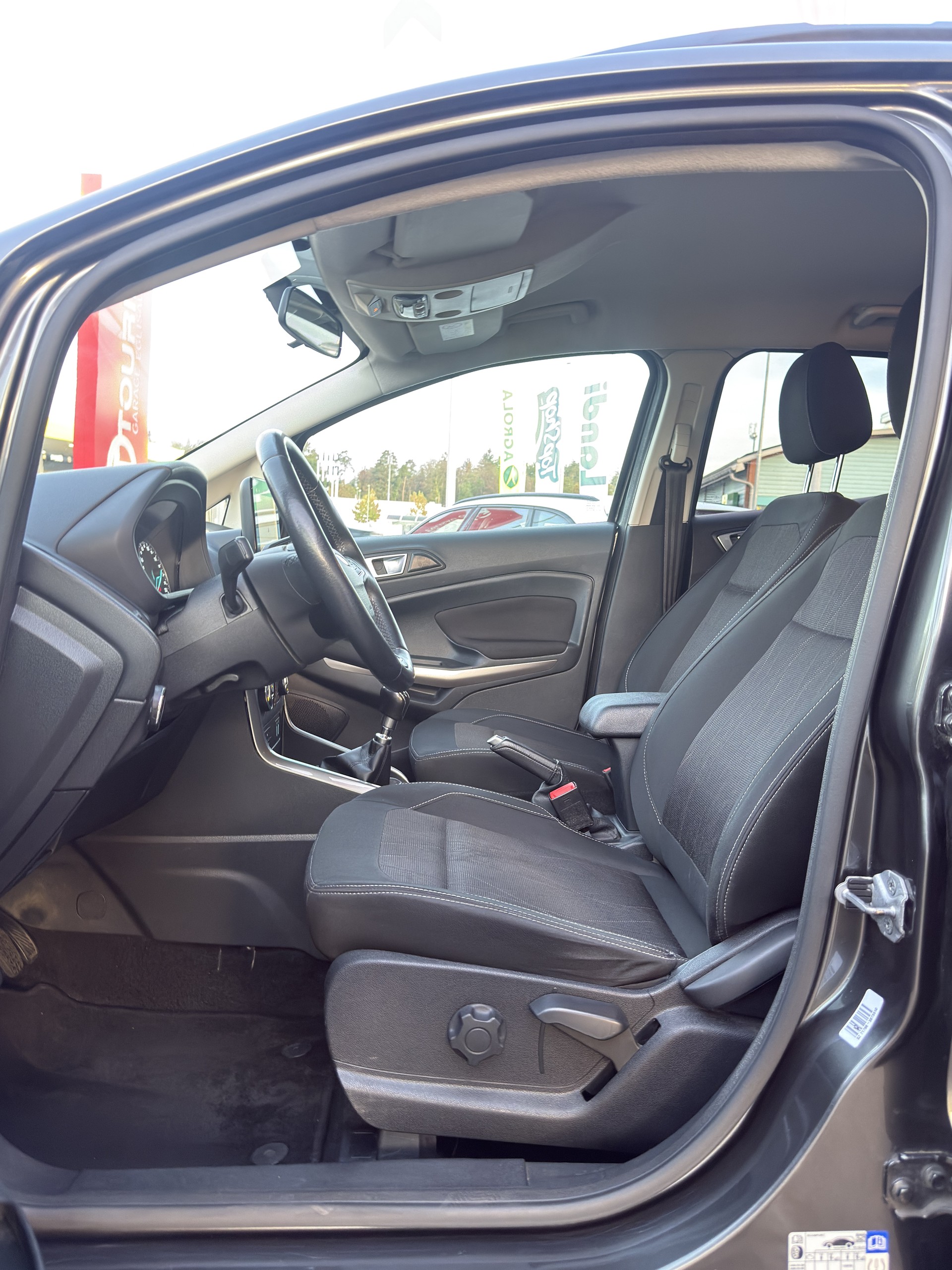 FORD EcoSport 1.5 TDCi Business 4x4-image-9