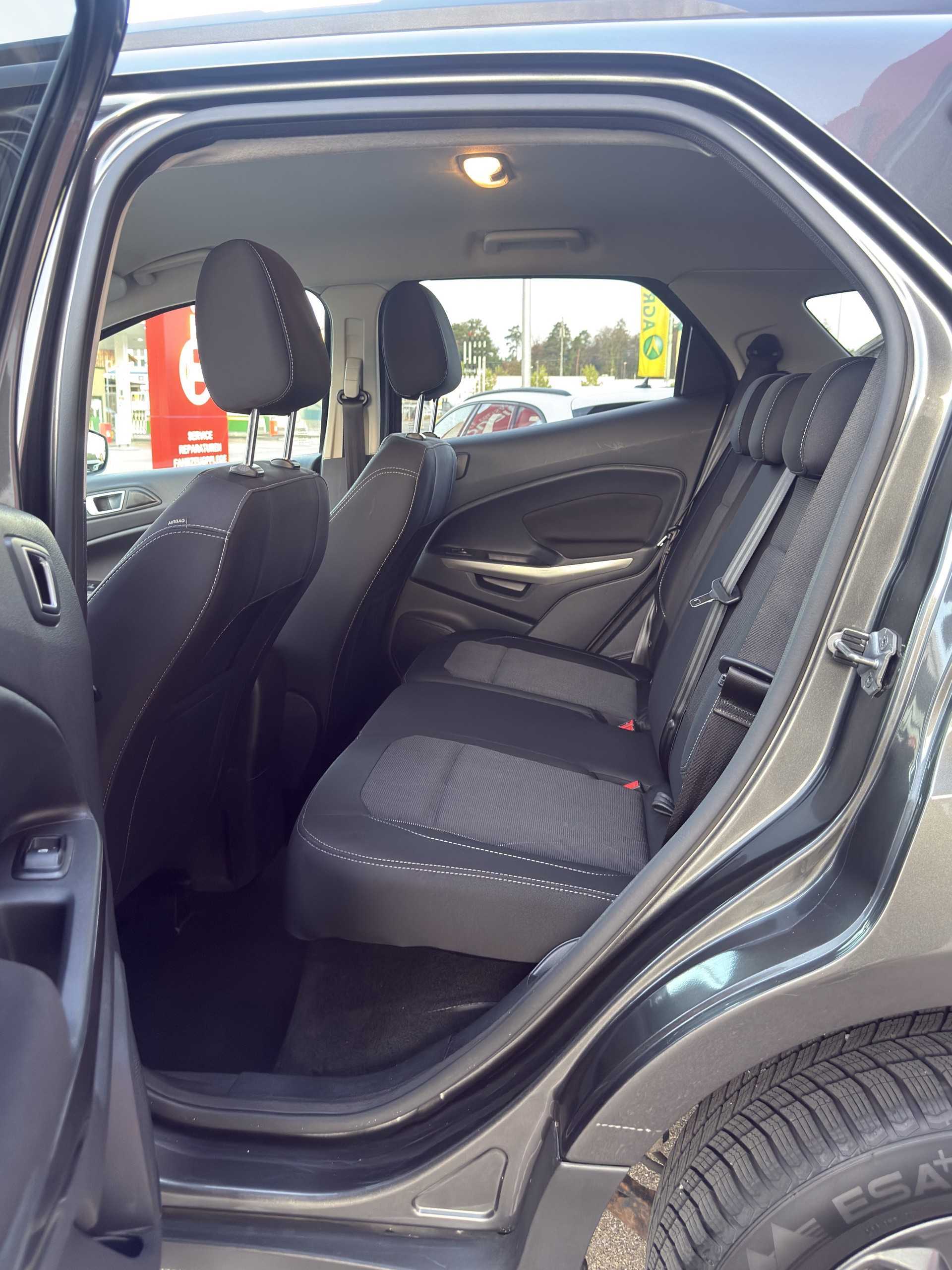 FORD EcoSport 1.5 TDCi Business 4x4-image-12
