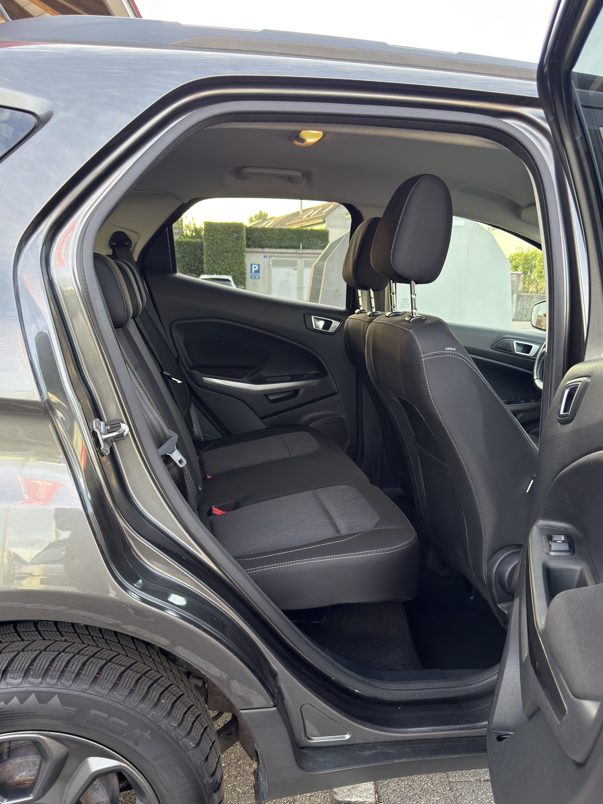 FORD EcoSport 1.5 TDCi Business 4x4-image-13