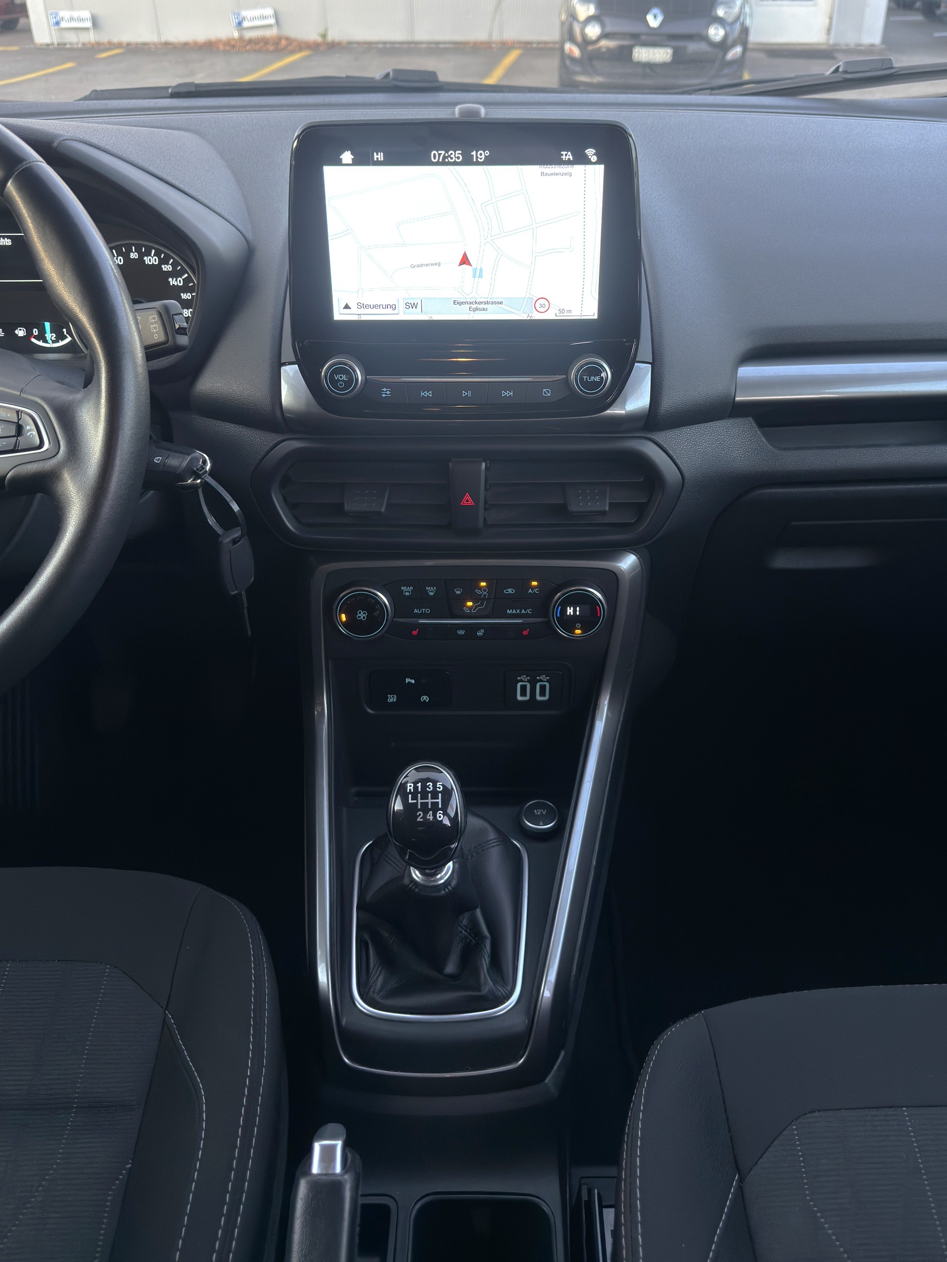 FORD EcoSport 1.5 TDCi Business 4x4-image-16