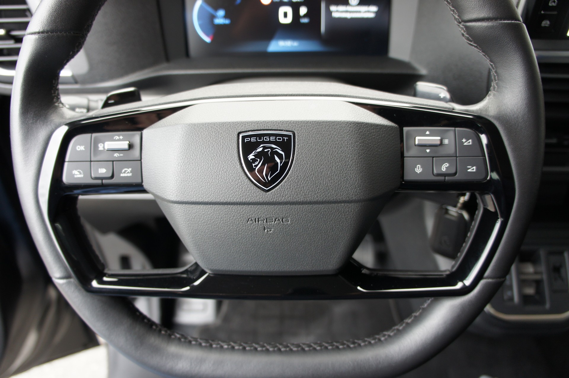 PEUGEOT Traveller 2.0 BlueHDi Business Standard EAT8-image-21