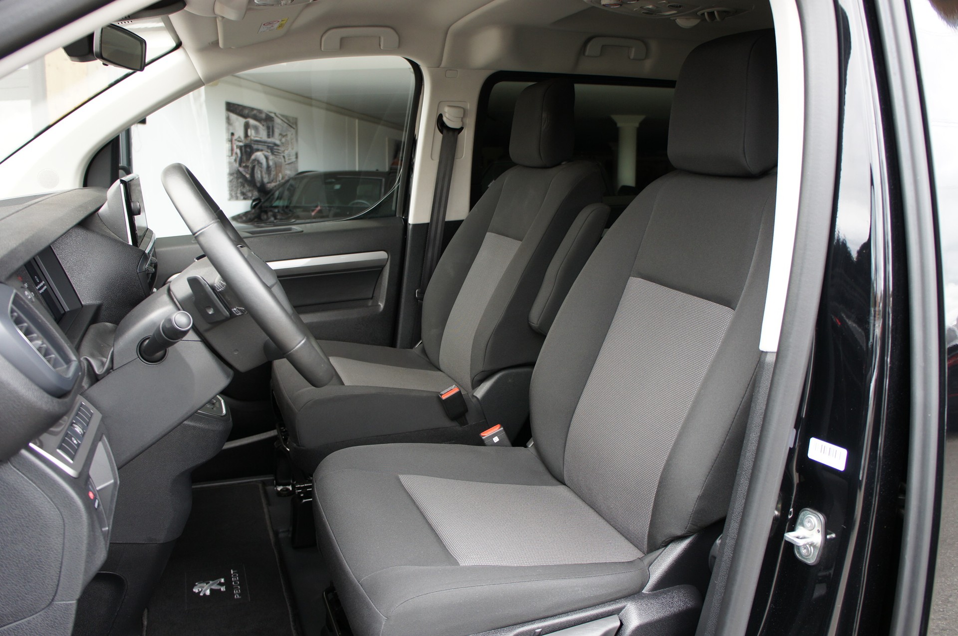 PEUGEOT Traveller 2.0 BlueHDi Business Standard EAT8-image-15