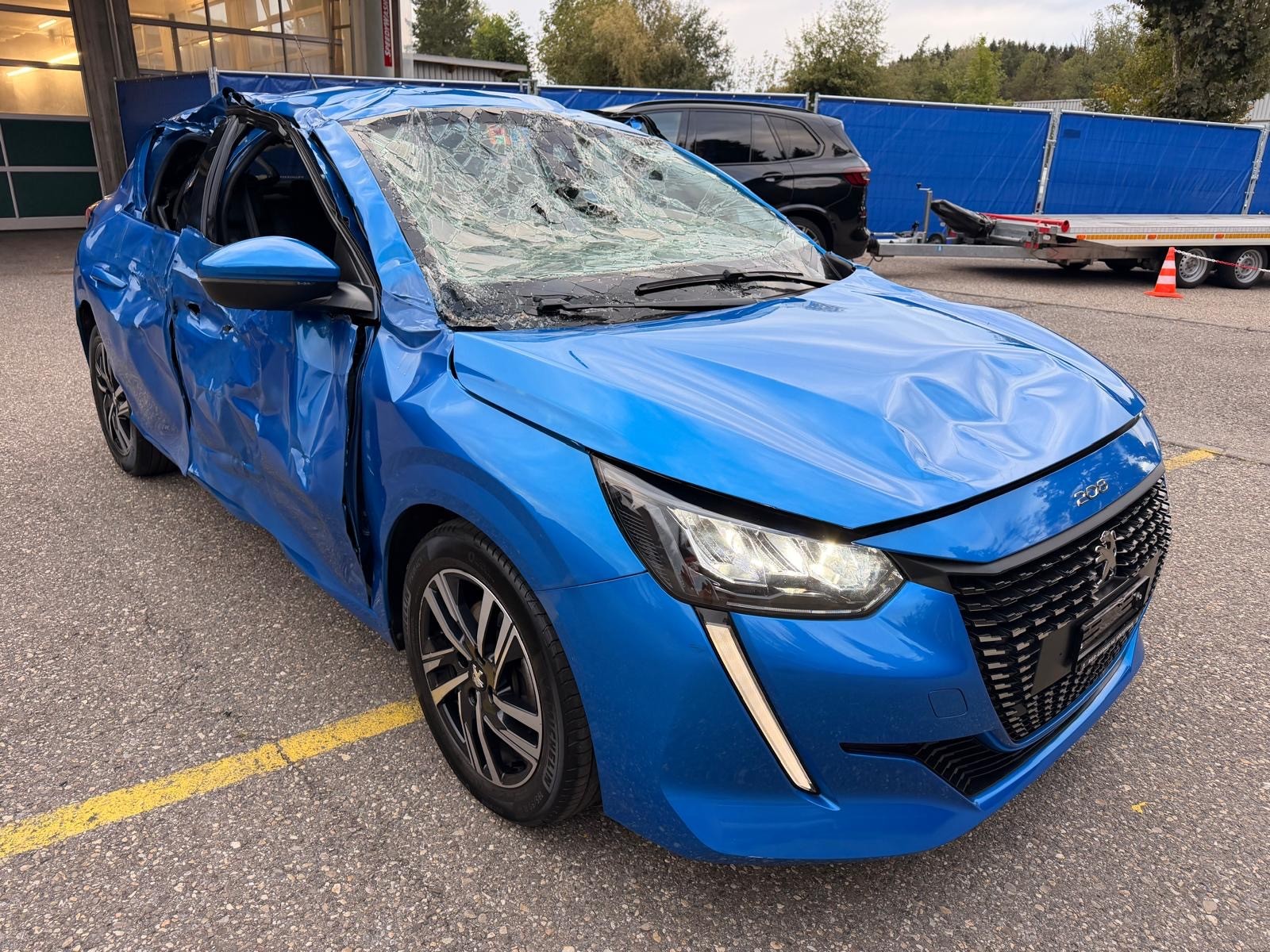 PEUGEOT 208 1.2 PureTech Allure EAT8-image-5