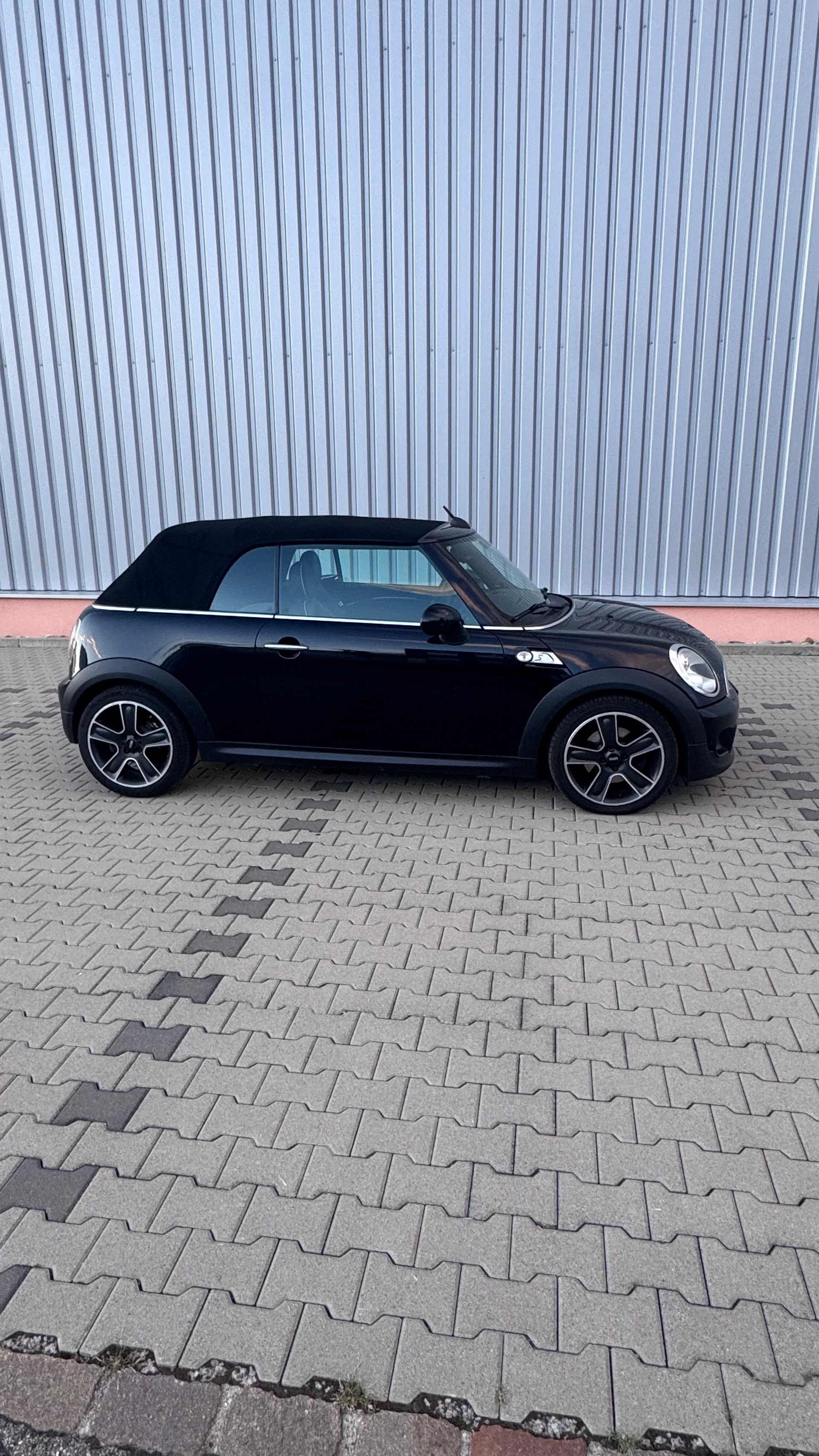 MINI 1.6i Cooper S-image-1