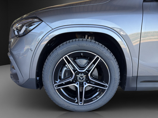 MERCEDES-BENZ GLA 200 Night Star 7G-D-image-4