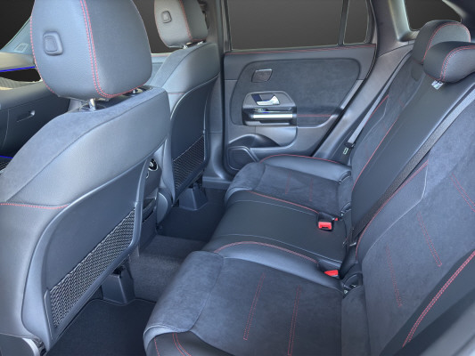 MERCEDES-BENZ GLA 200 Night Star 7G-D-image-6