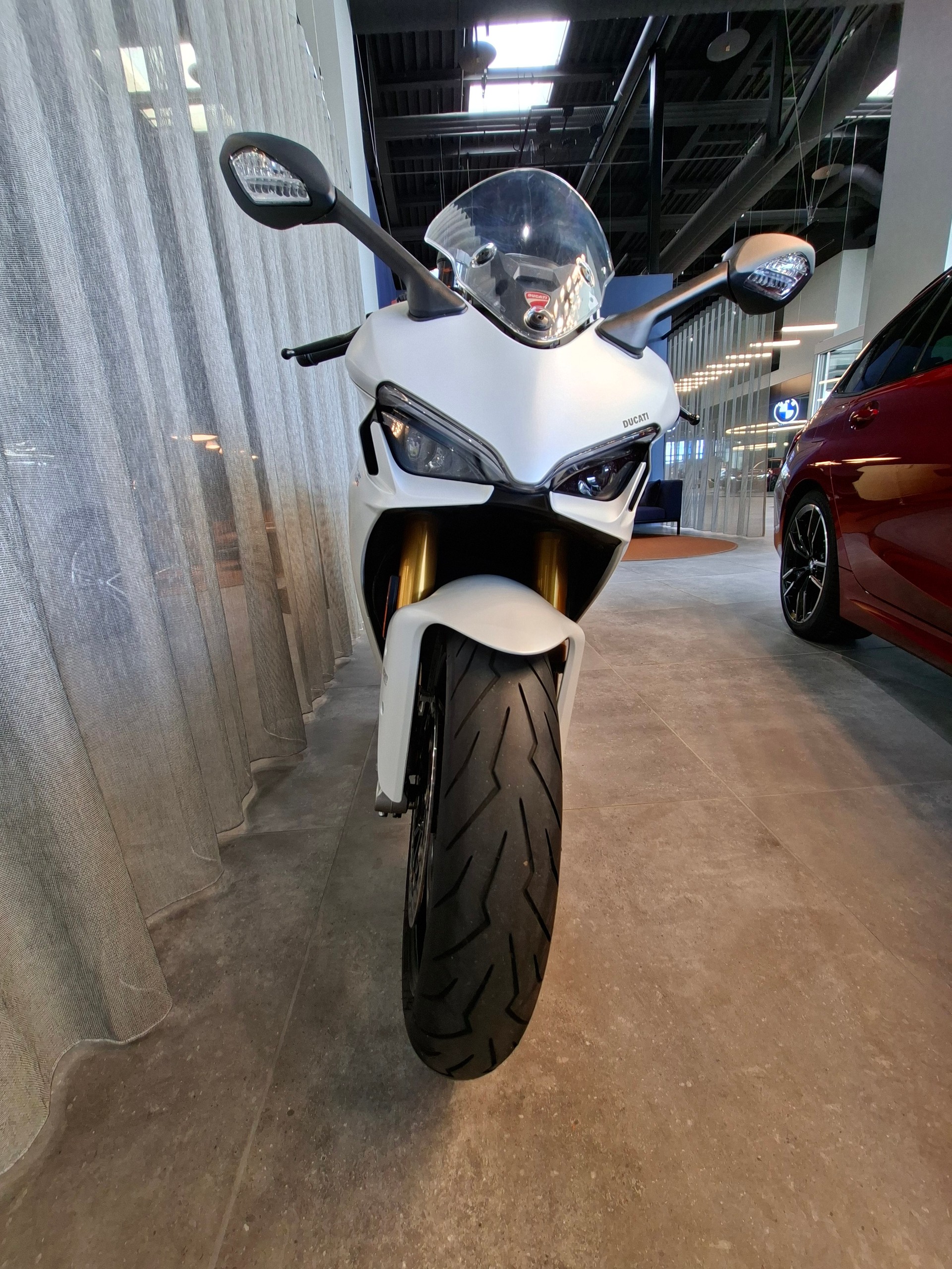 DUCATI Supersport 35Kw-showroom-element-2