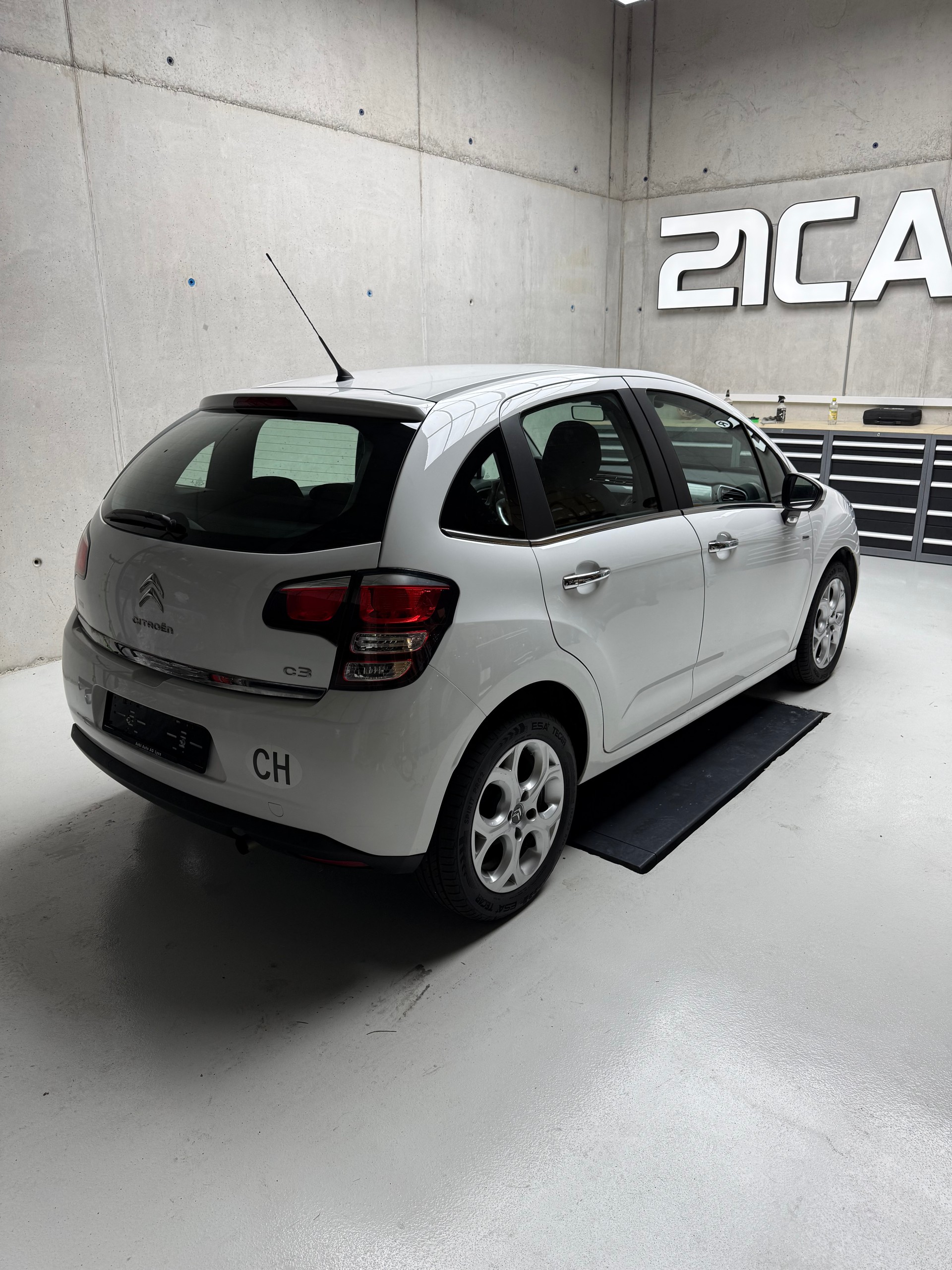 CITROEN C3 1.2i Exclusive ETG5-image-5