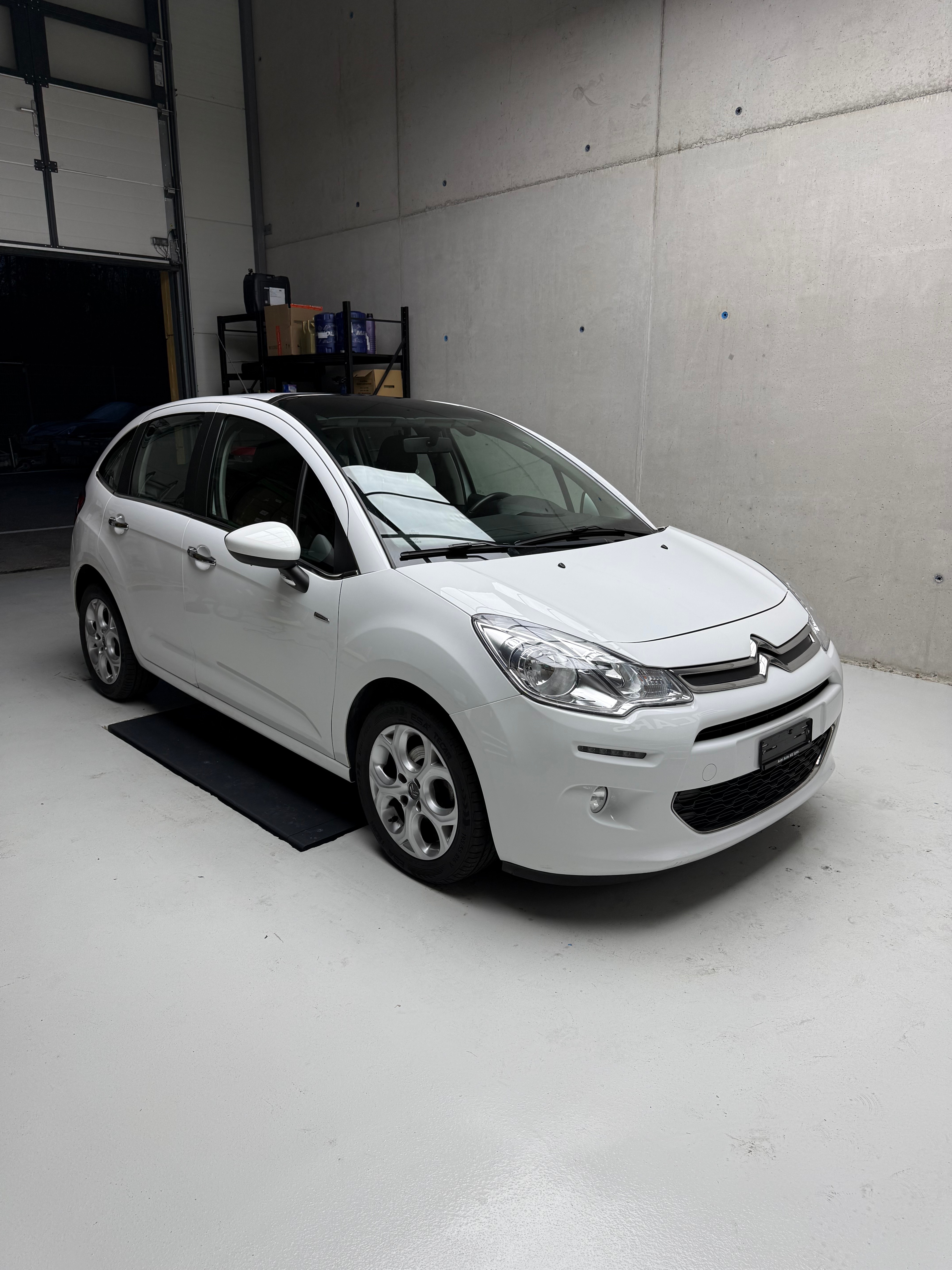 Car photo