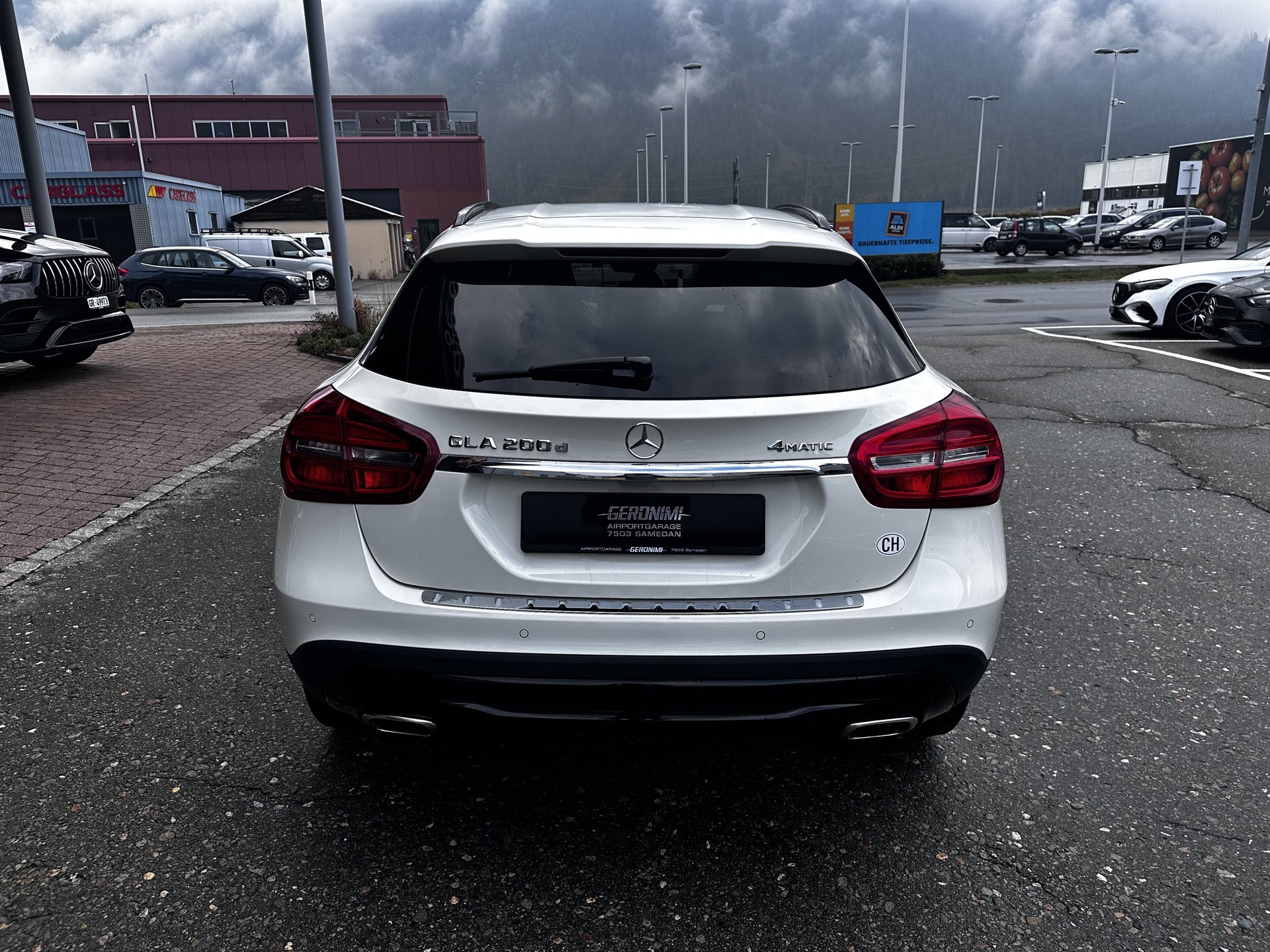 MERCEDES-BENZ GLA 200 d Urban 4matic-image-7