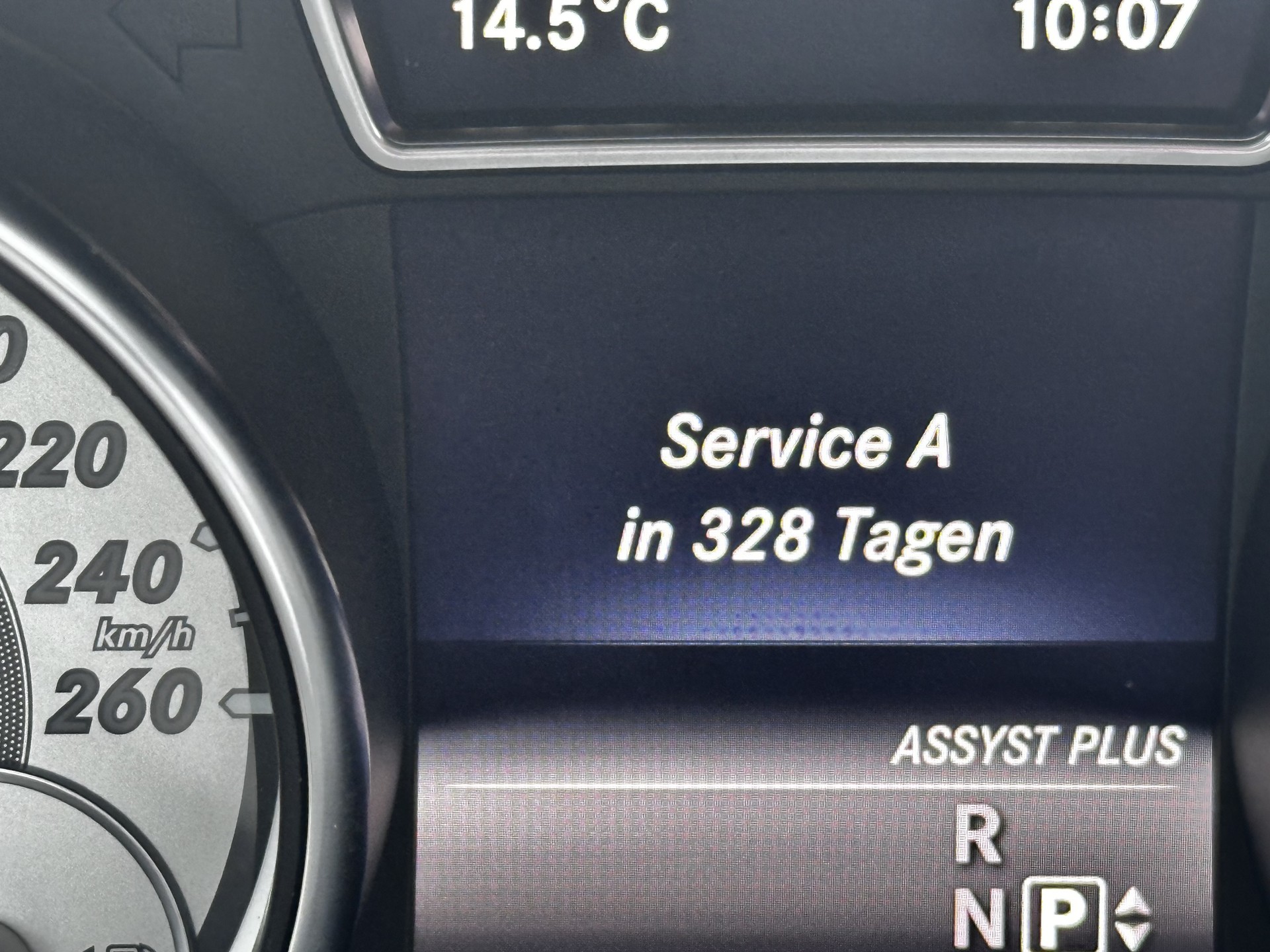 MERCEDES-BENZ GLA 200 d Urban 4matic-image-14