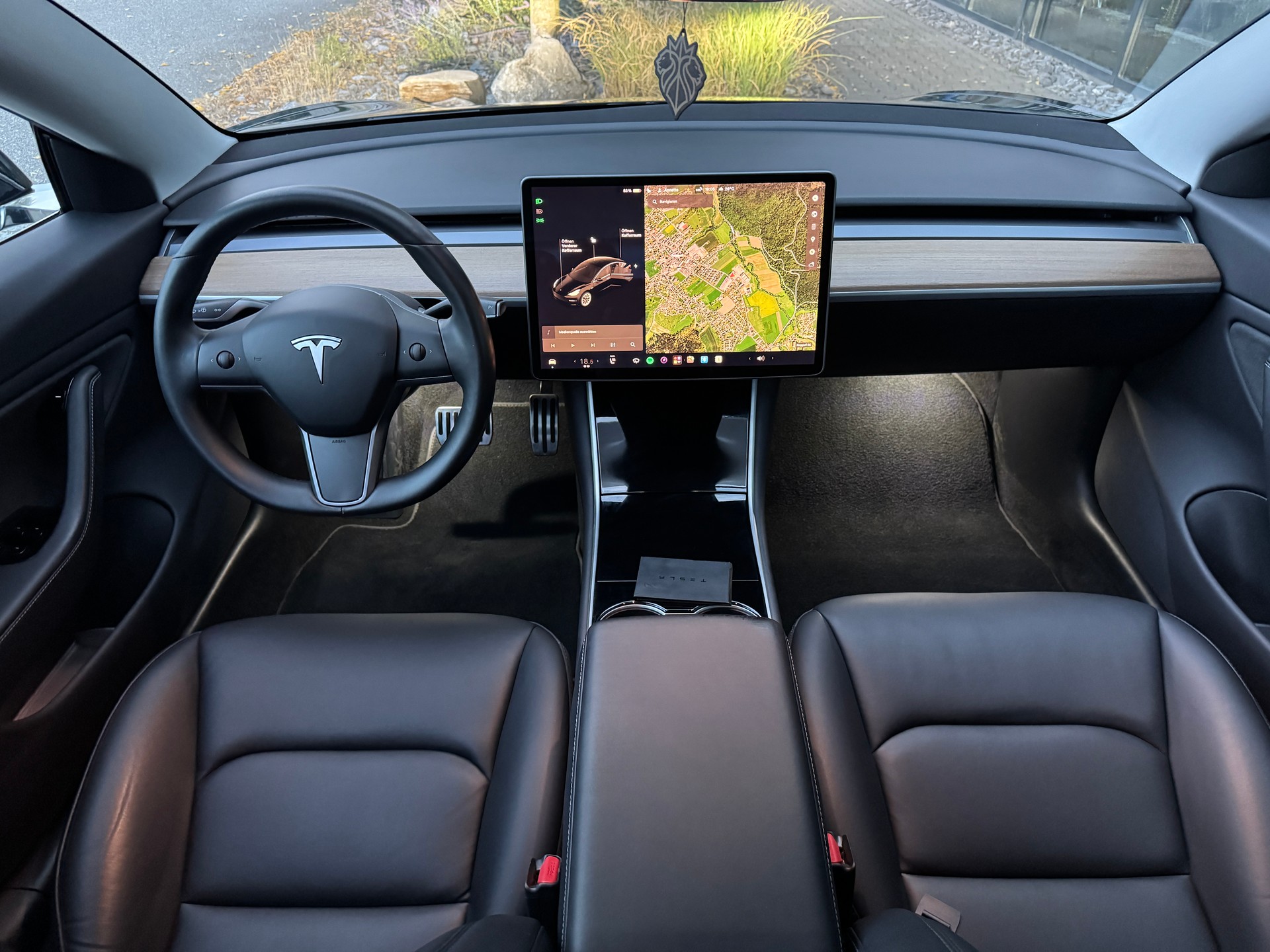 TESLA Model 3 Long Range Dual Motor AWD / Enhanced Autopilot-image-7