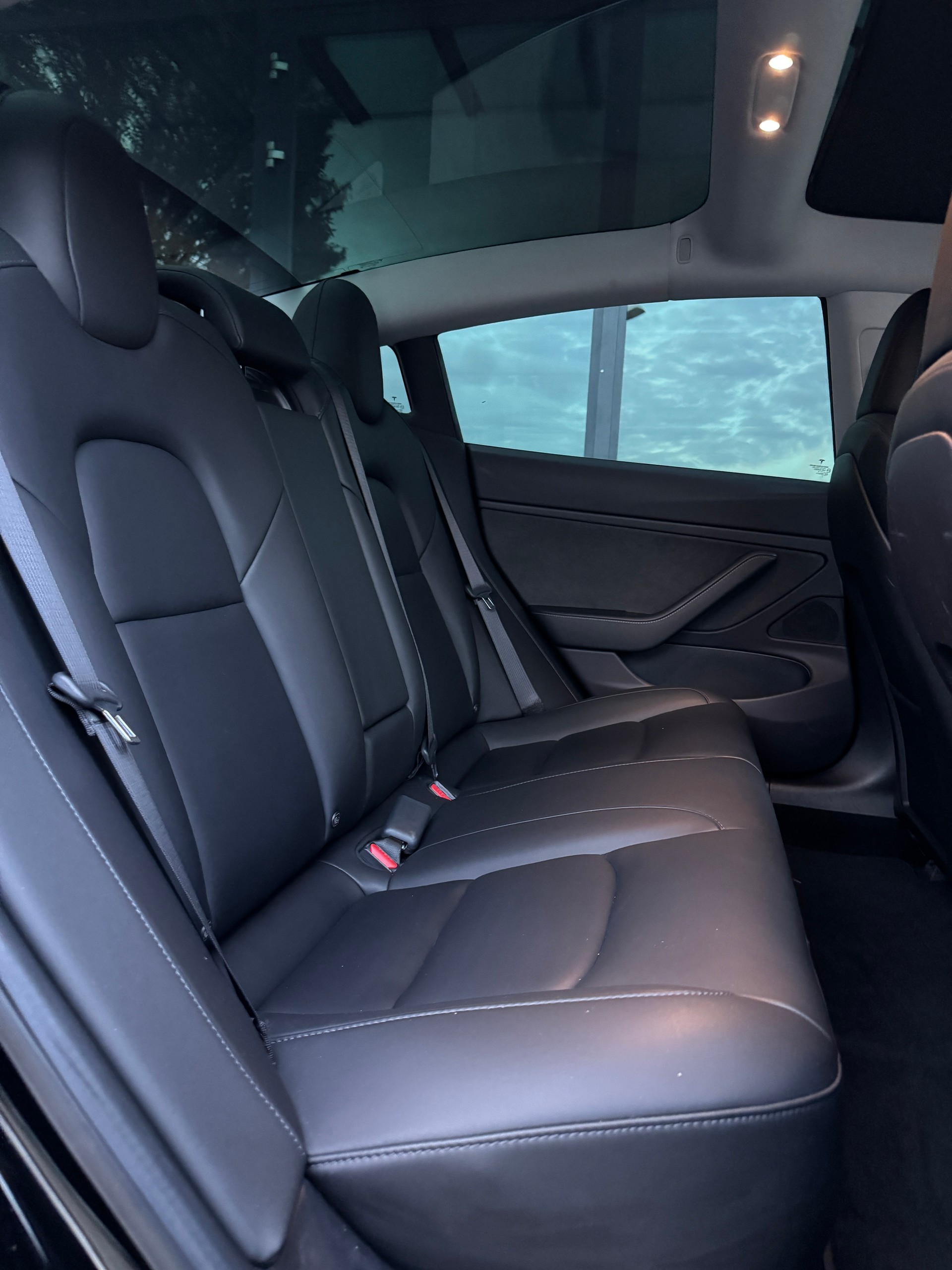 TESLA Model 3 Long Range Dual Motor AWD / Enhanced Autopilot-image-10