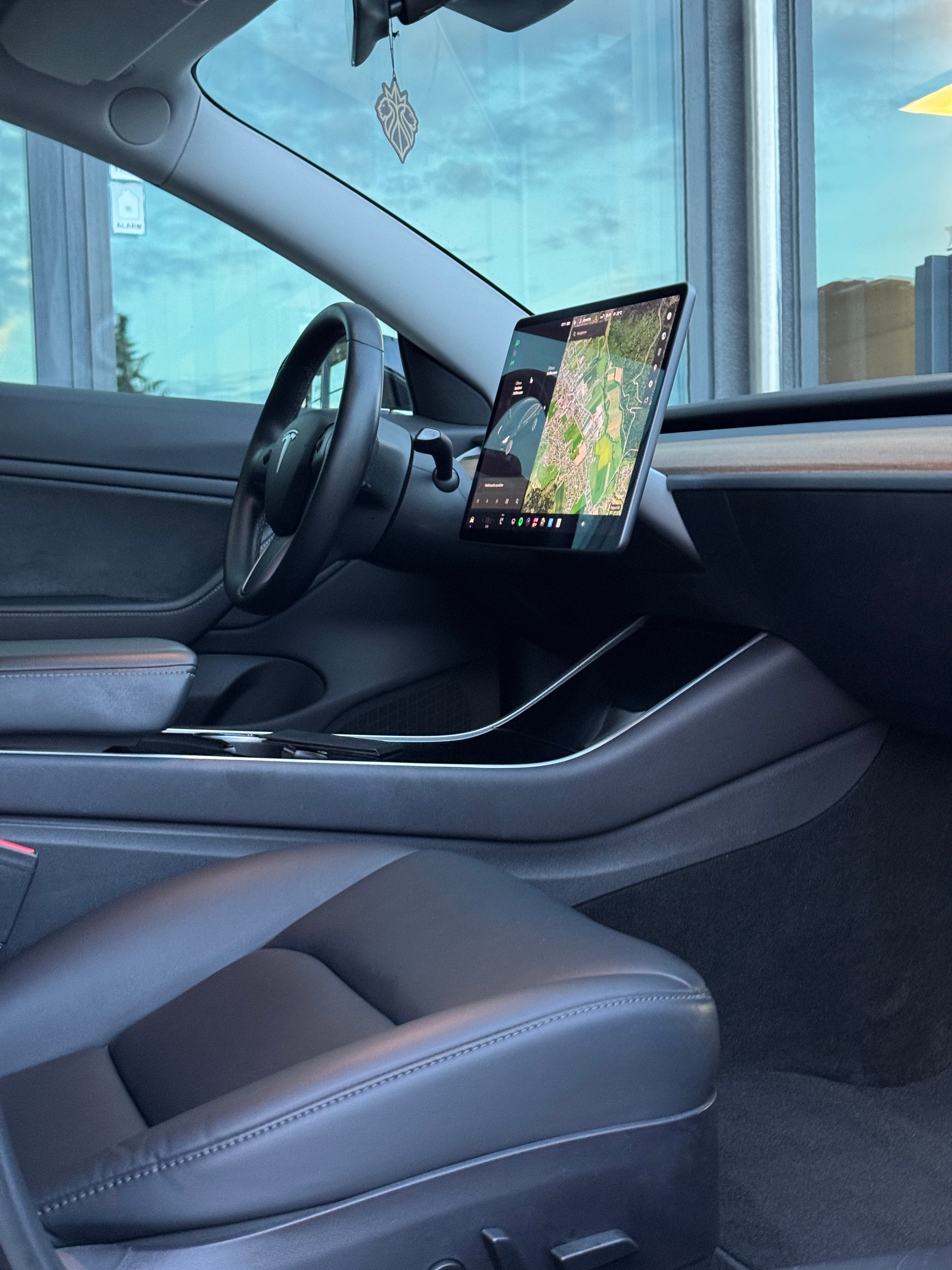 TESLA Model 3 Long Range Dual Motor AWD / Enhanced Autopilot-image-9
