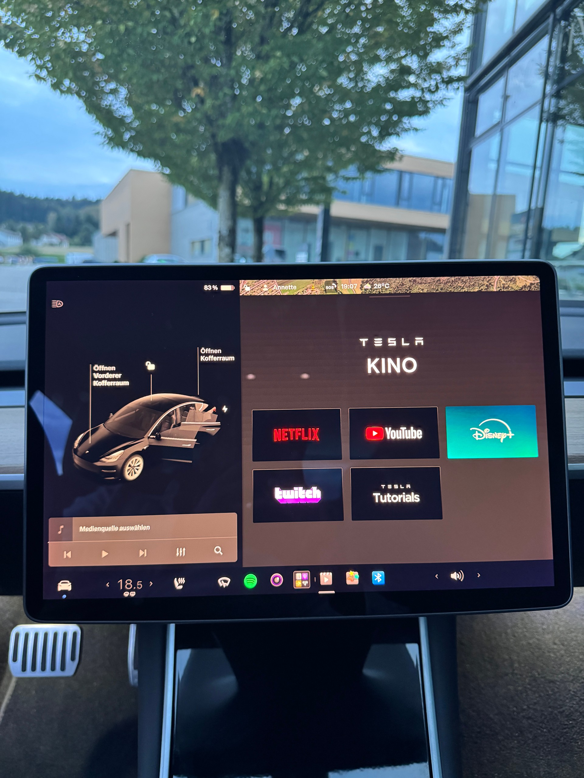 TESLA Model 3 Long Range Dual Motor AWD / Enhanced Autopilot-image-20