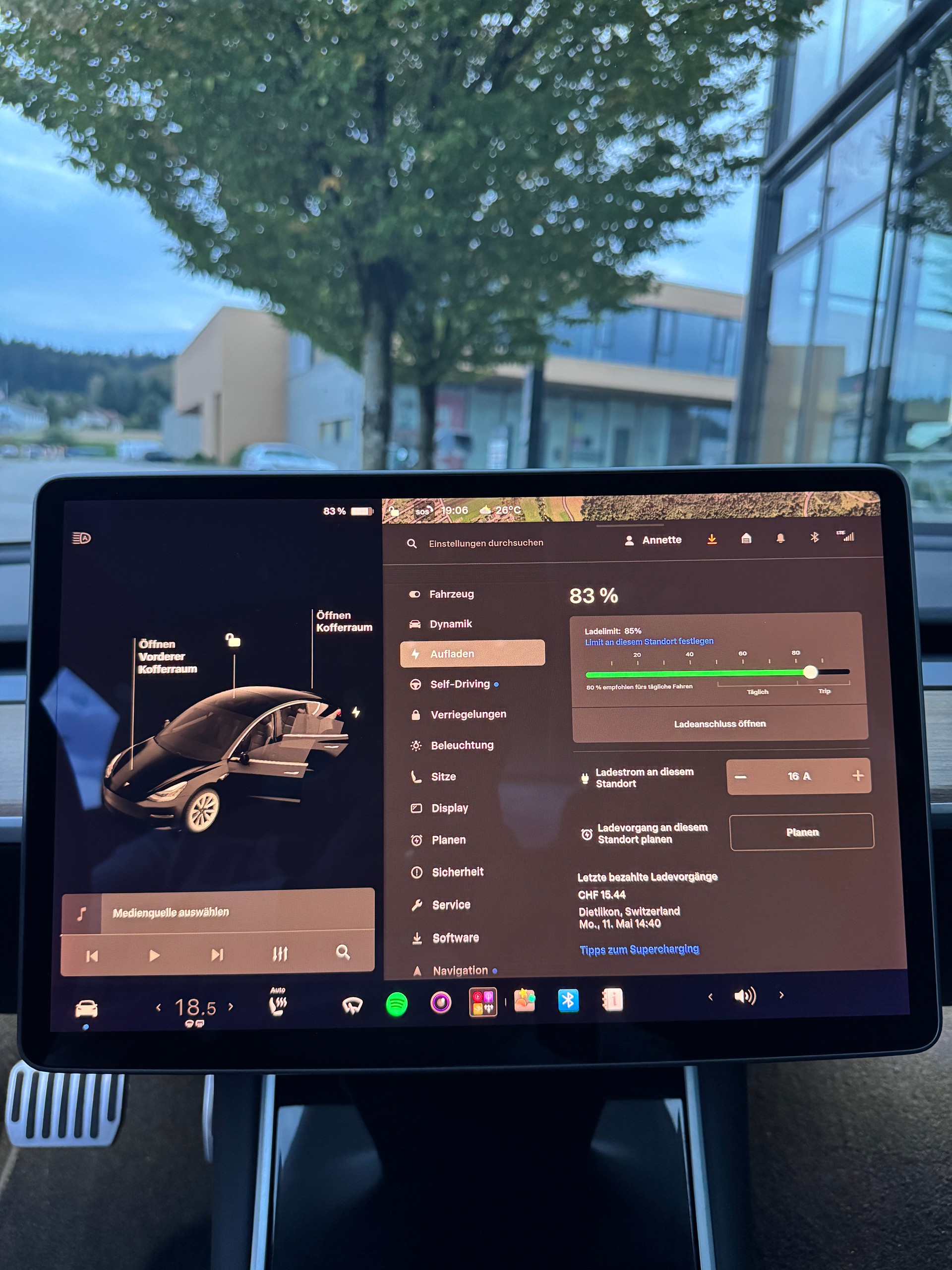 TESLA Model 3 Long Range Dual Motor AWD / Enhanced Autopilot-image-19