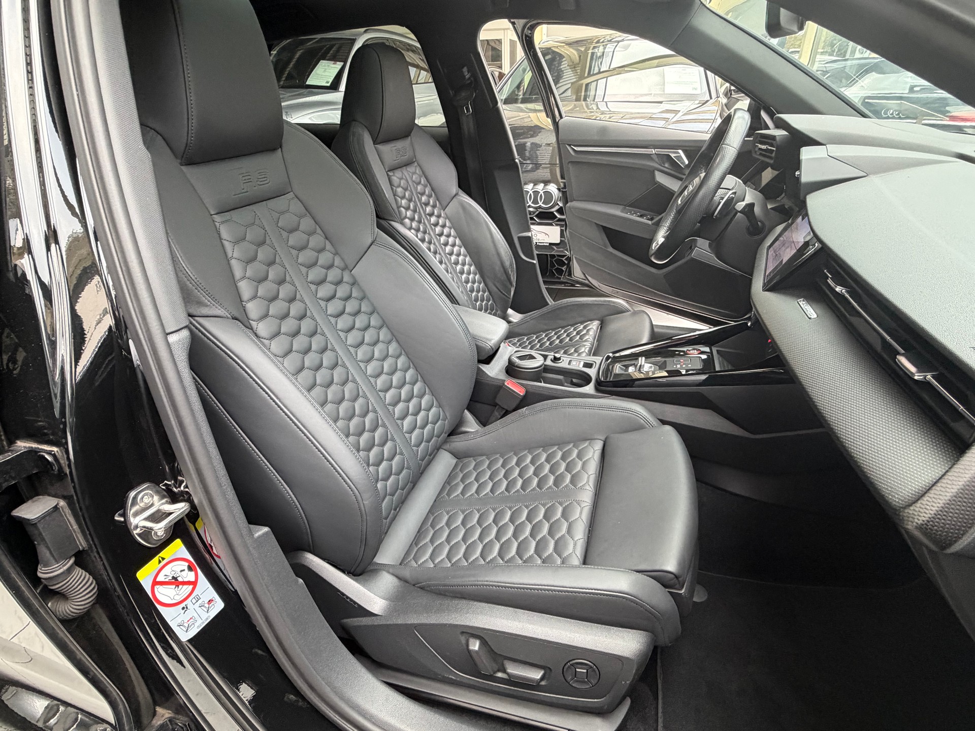 AUDI RS3 Sportback 2.5 TSI quattro S-tronic*Panoramadach*-image-8