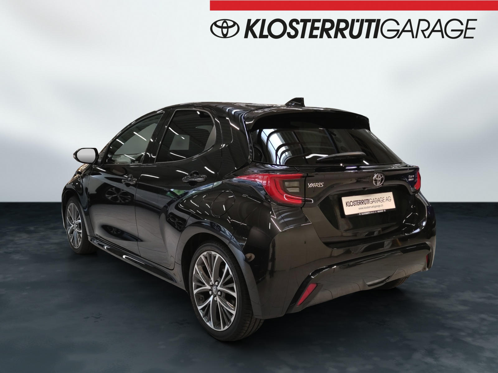 TOYOTA Yaris 1.5 VVT-i HSD Premium-showroom-element-3