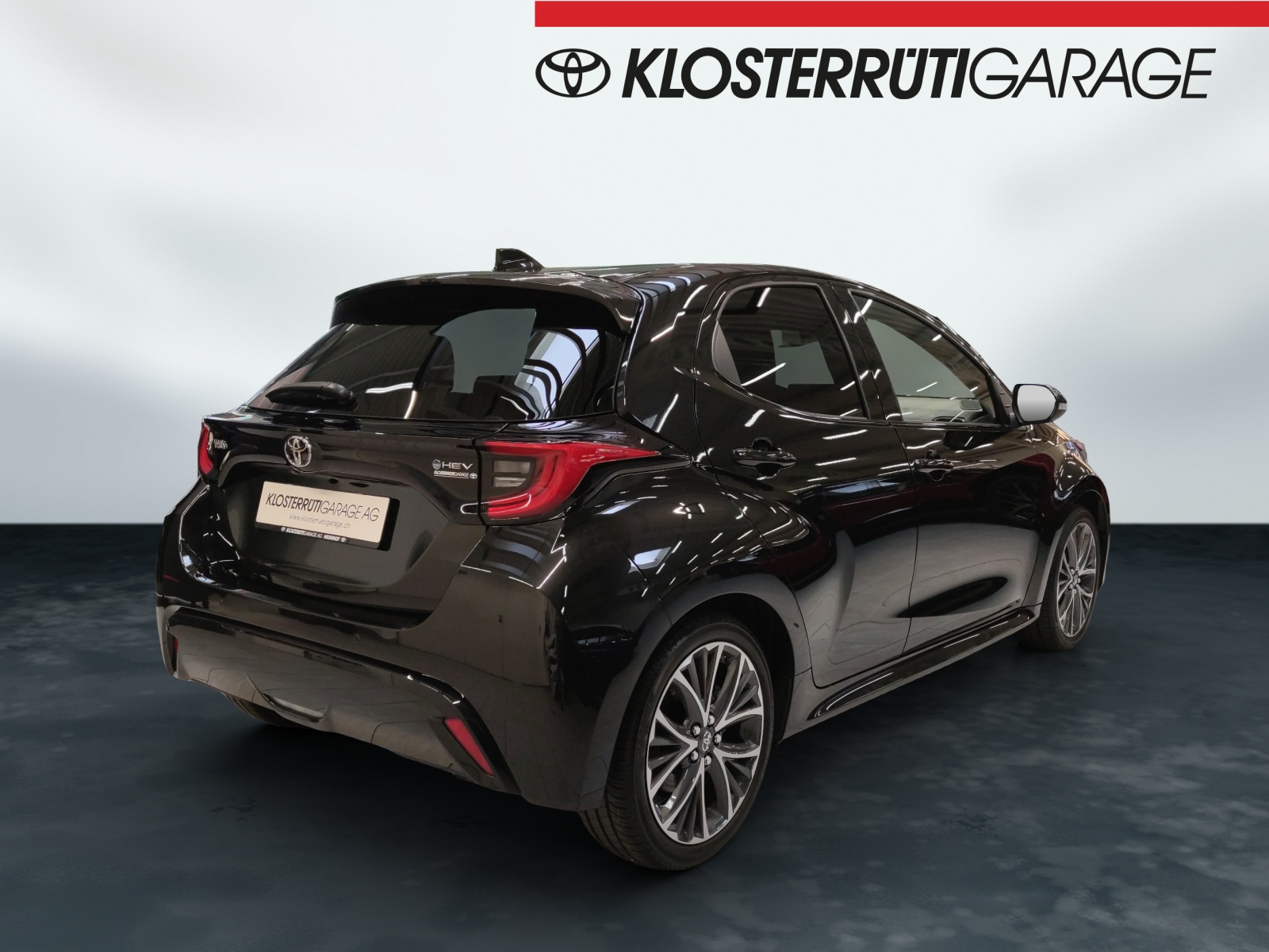 TOYOTA Yaris 1.5 VVT-i HSD Premium-showroom-element-2