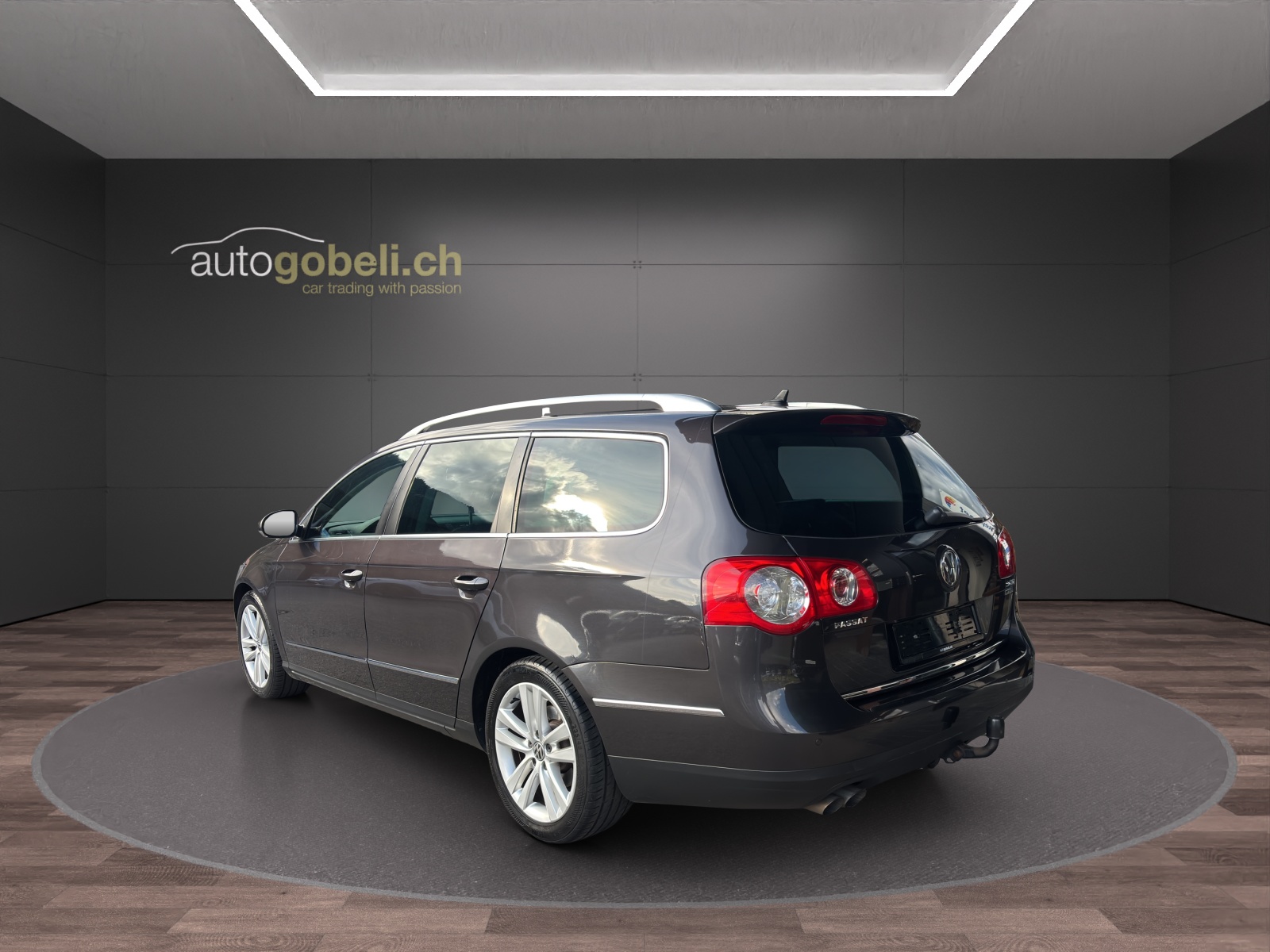 VW Passat Variant 2.0 TDI Advance 4Motion-image-1