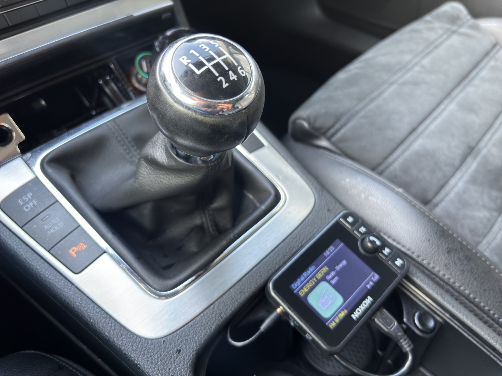 VW Passat Variant 2.0 TDI Advance 4Motion-image-7