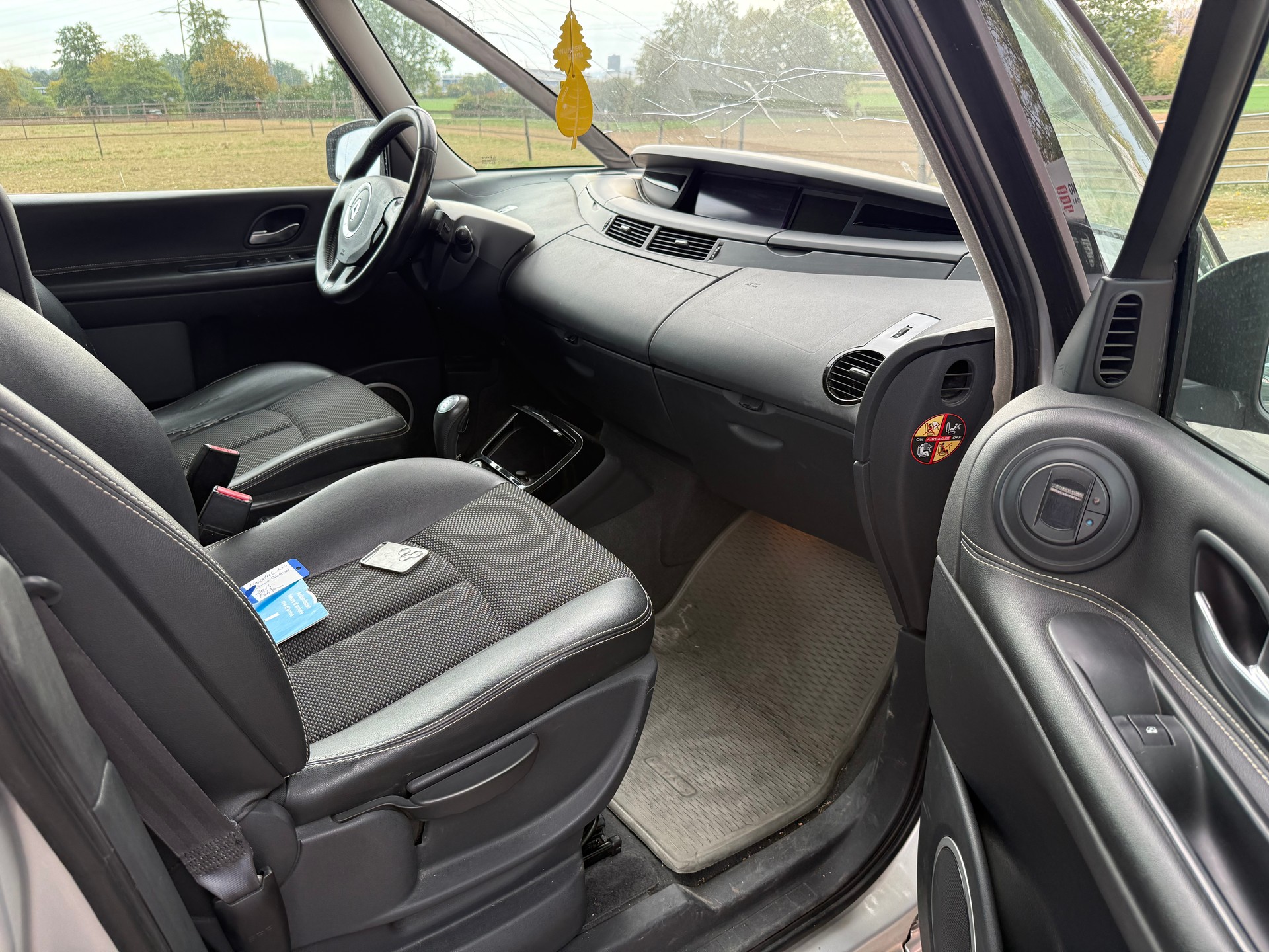 RENAULT Espace 2.0 dCi Swiss Edition Automatic-image-8