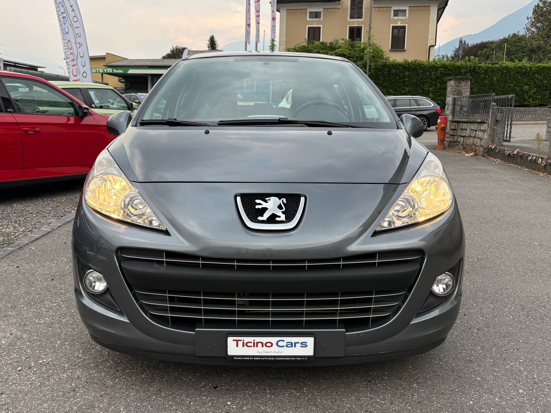 PEUGEOT 207 1.4 16V Swiss Edition-image-4