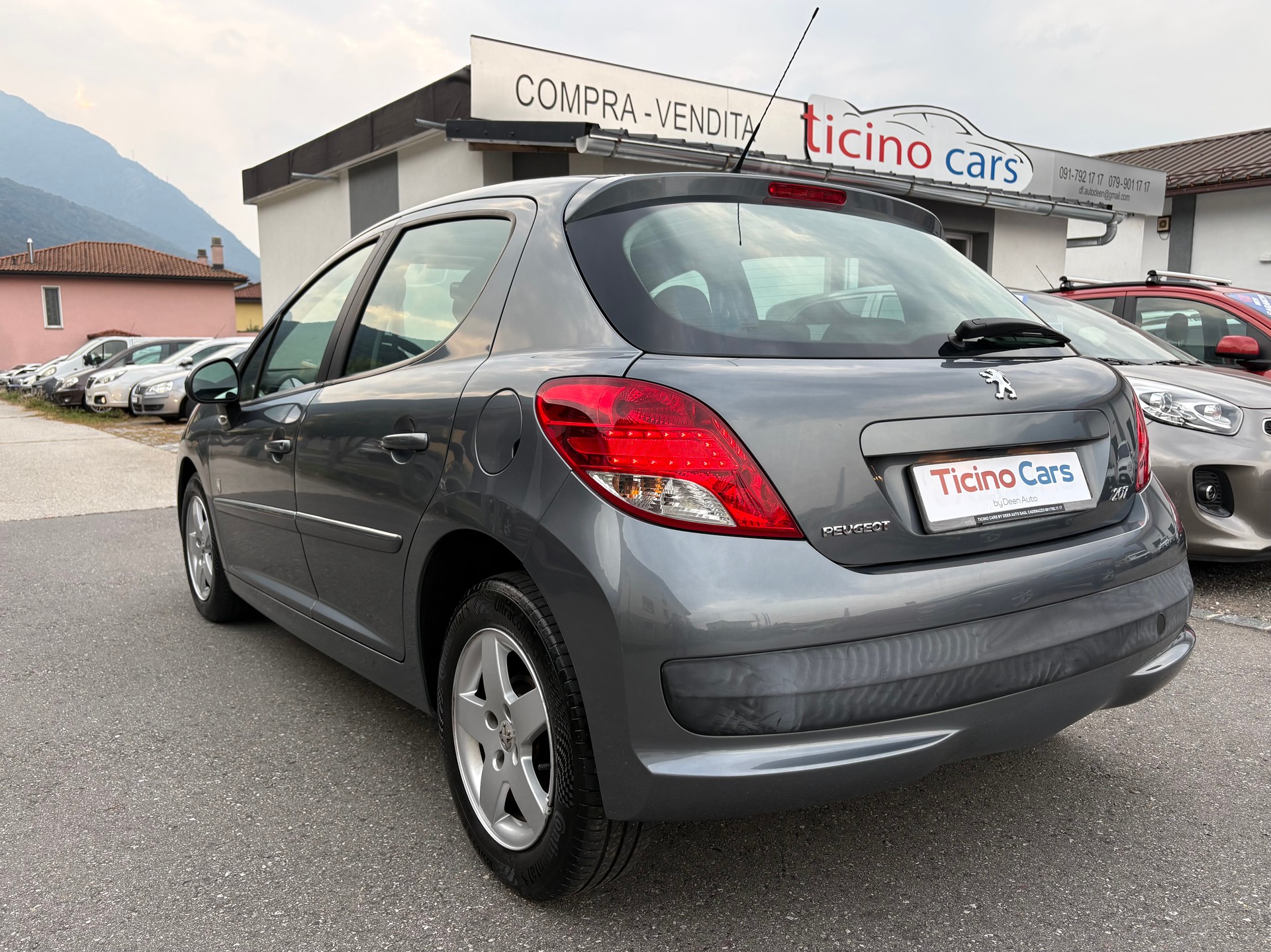 PEUGEOT 207 1.4 16V Swiss Edition-image-2