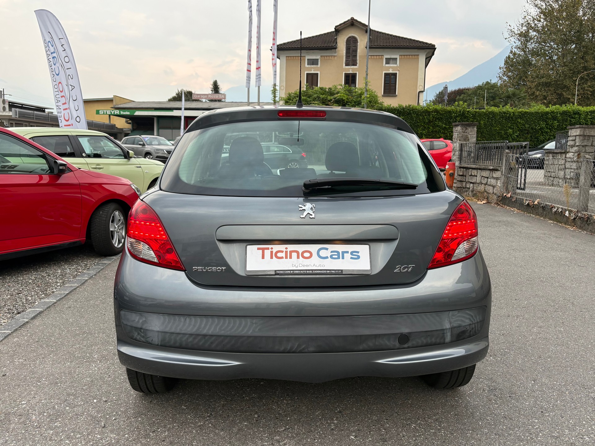 PEUGEOT 207 1.4 16V Swiss Edition-image-5