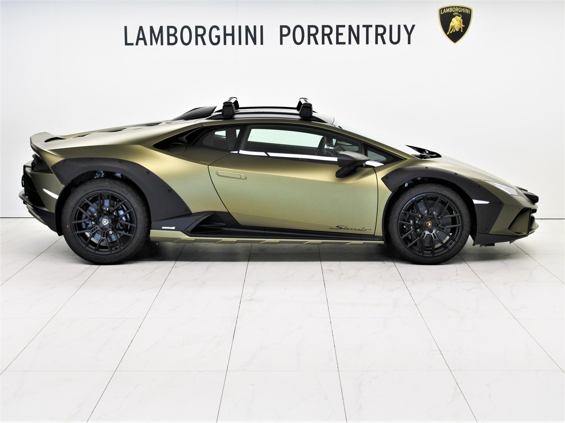 LAMBORGHINI Sterrato-image-1