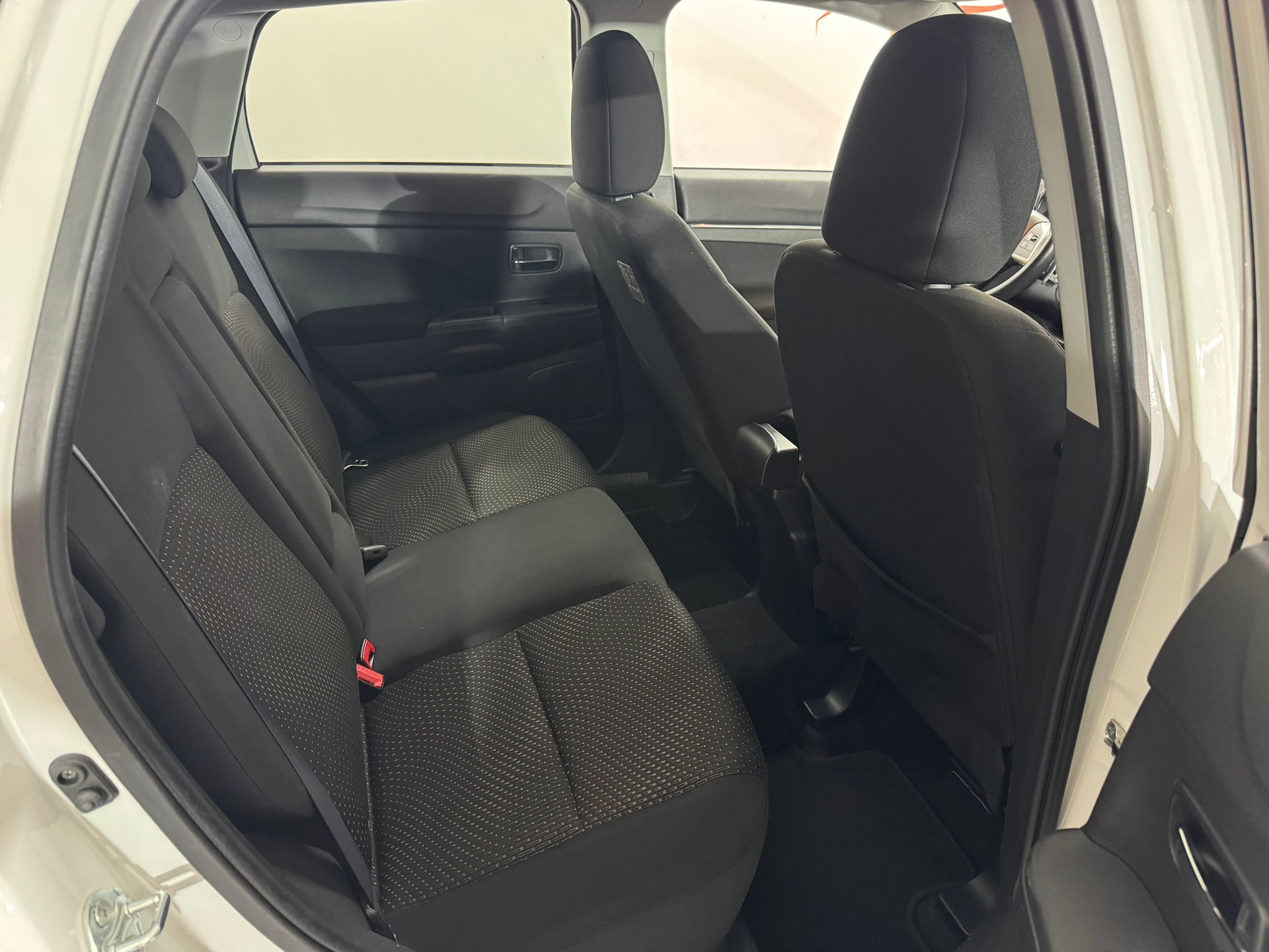 MITSUBISHI ASX 2.2 DID Celebration 300K 4WD Automatic-image-11