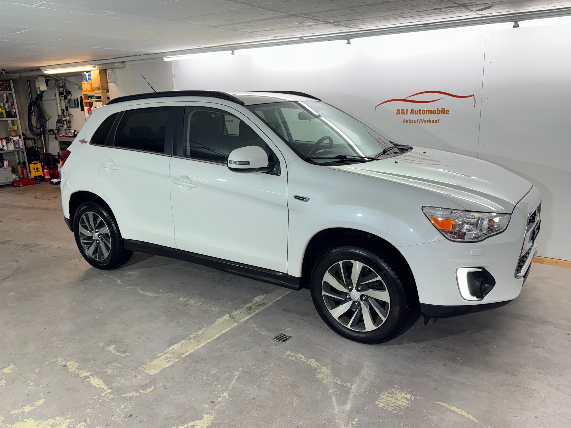 MITSUBISHI ASX 2.2 DID Celebration 300K 4WD Automatic-image-1