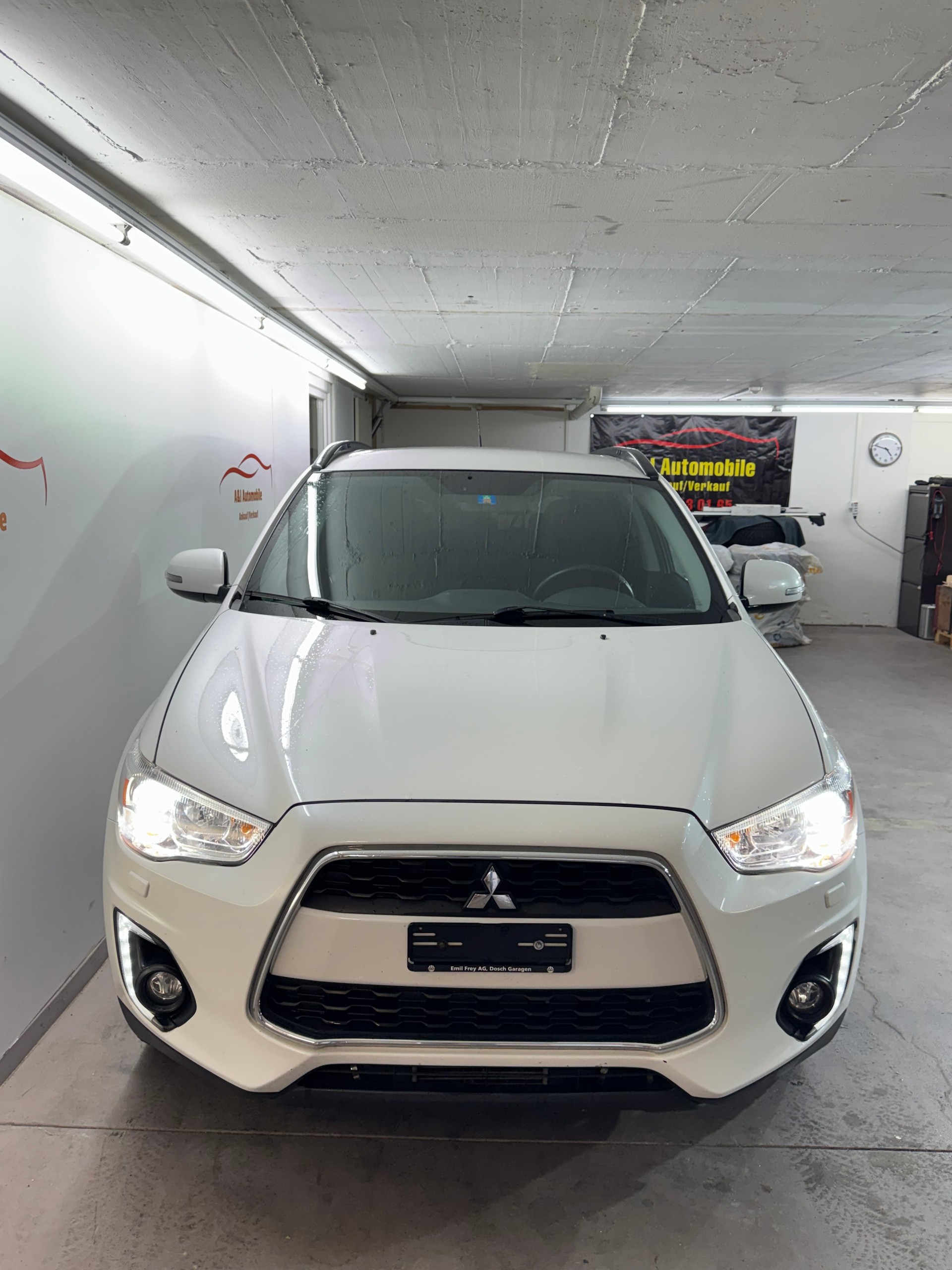 MITSUBISHI ASX 2.2 DID Celebration 300K 4WD Automatic-image-4