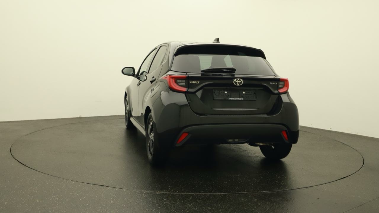 TOYOTA Yaris 1.5 Sport e-CVT-showroom-element-3