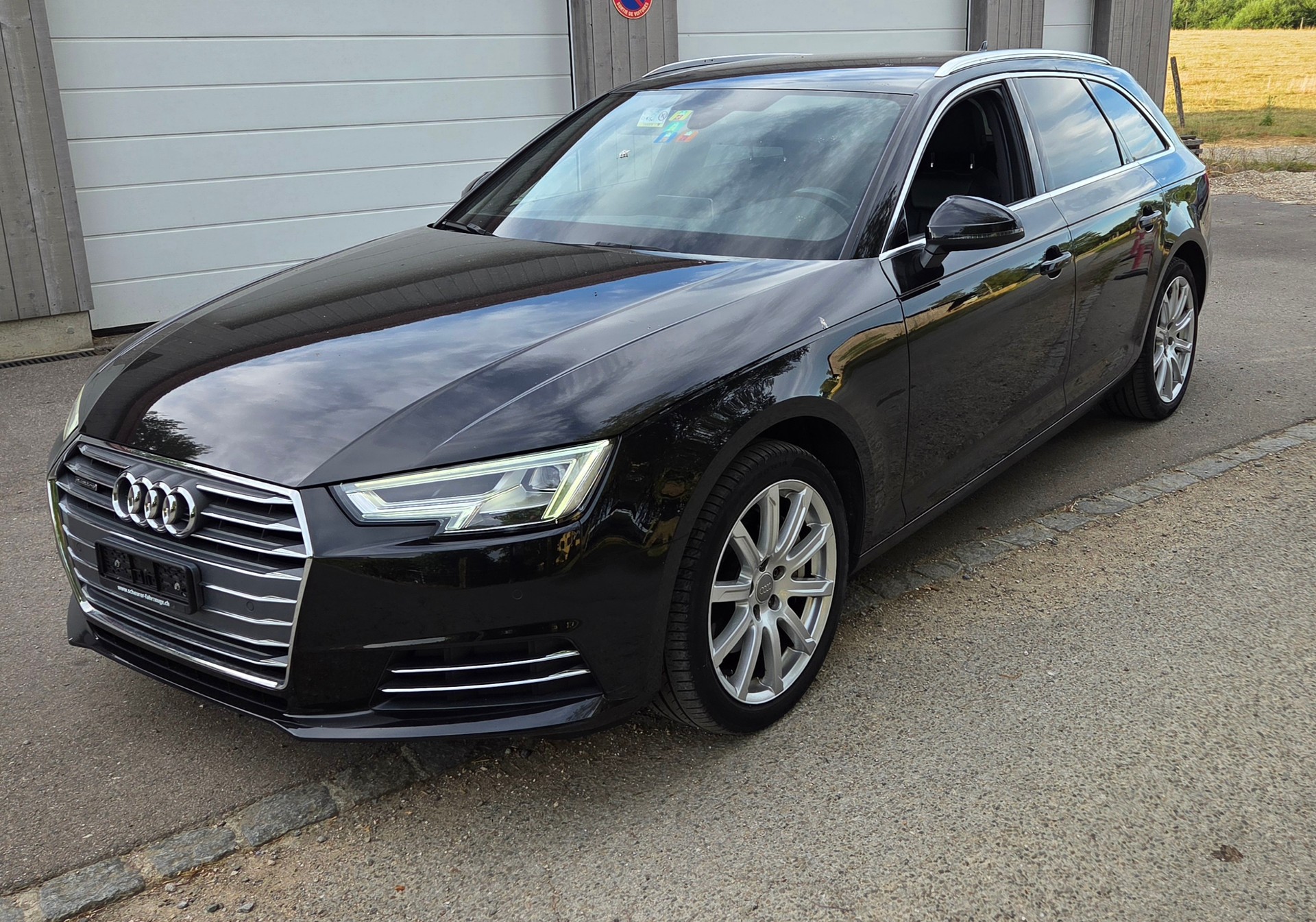 AUDI 2.0 TDI 190 quattro S-Tronic-image-1
