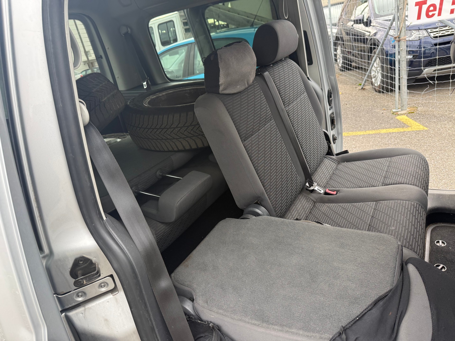 VW Caddy 2.0 TDI 4Motion Comfortline-image-12