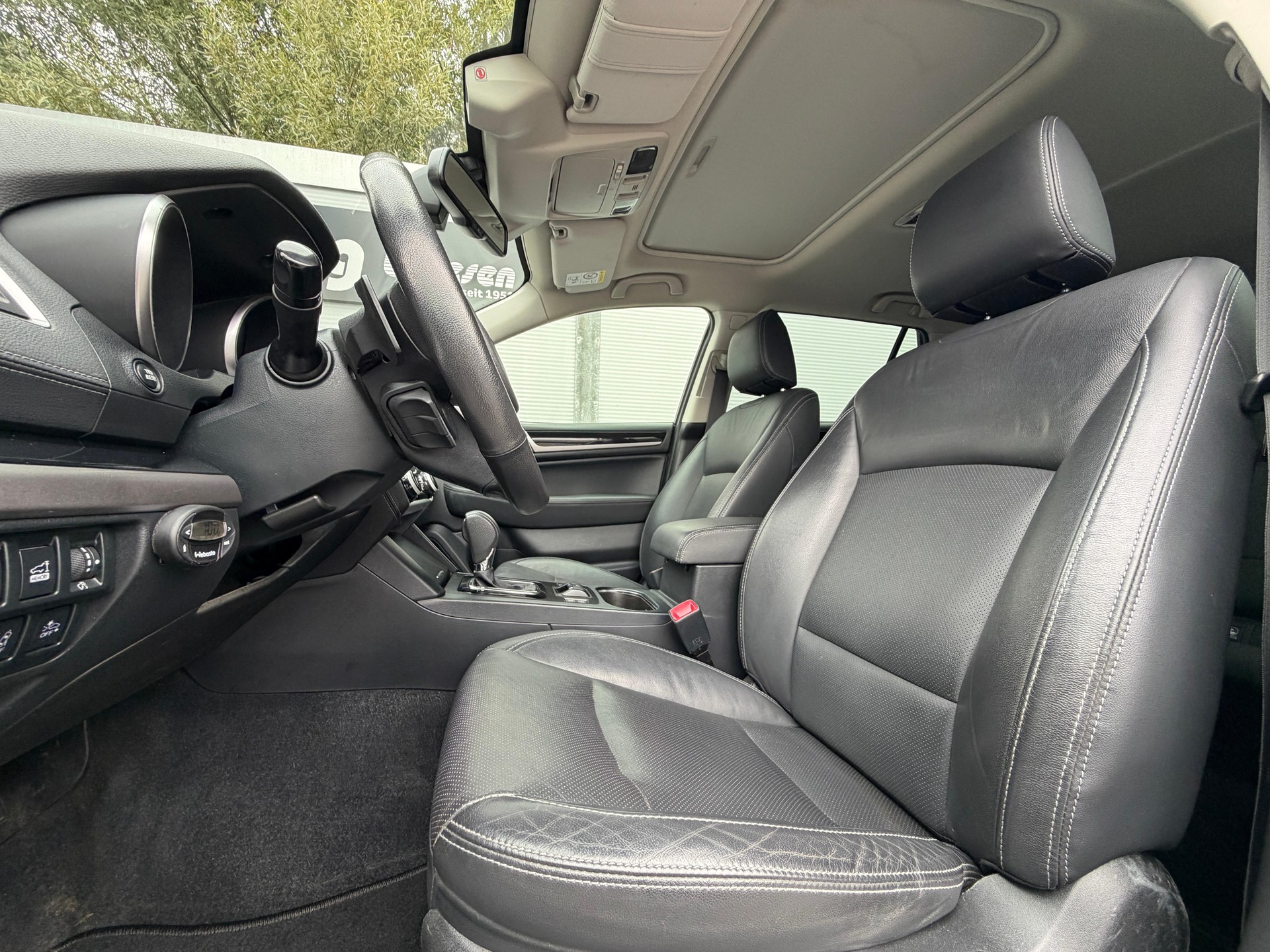 SUBARU Outback 2.5i Luxury-image-6