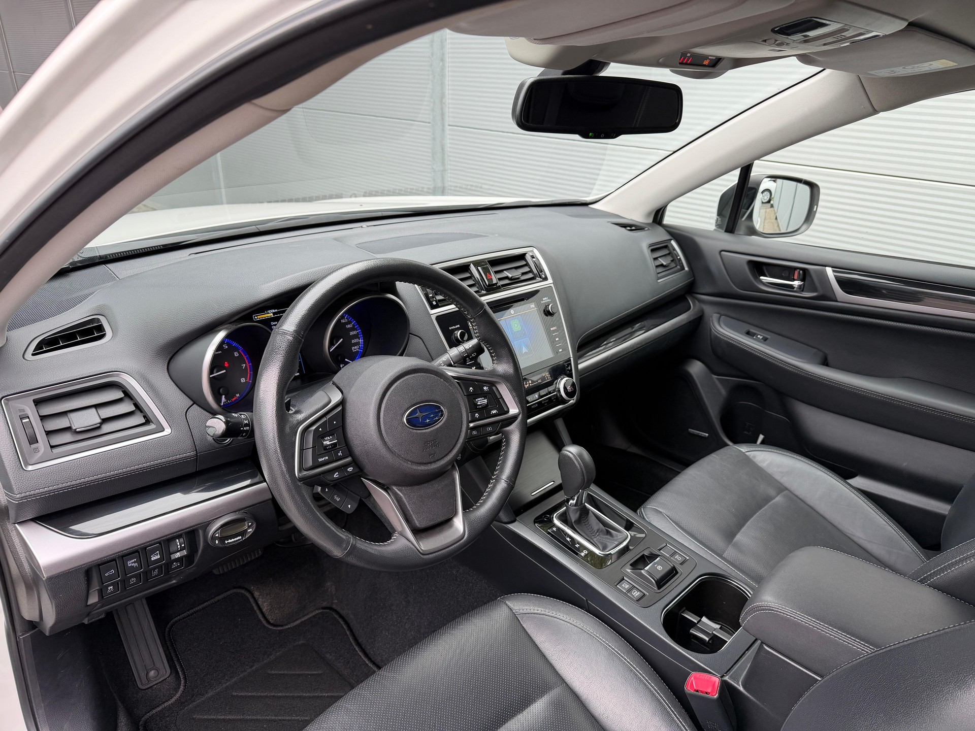 SUBARU Outback 2.5i Luxury-image-7