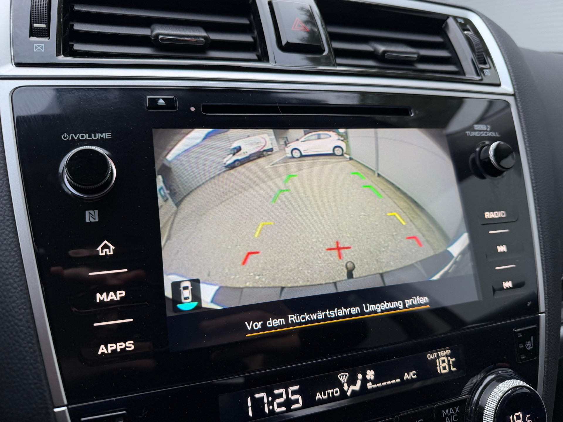 SUBARU Outback 2.5i Luxury-image-13