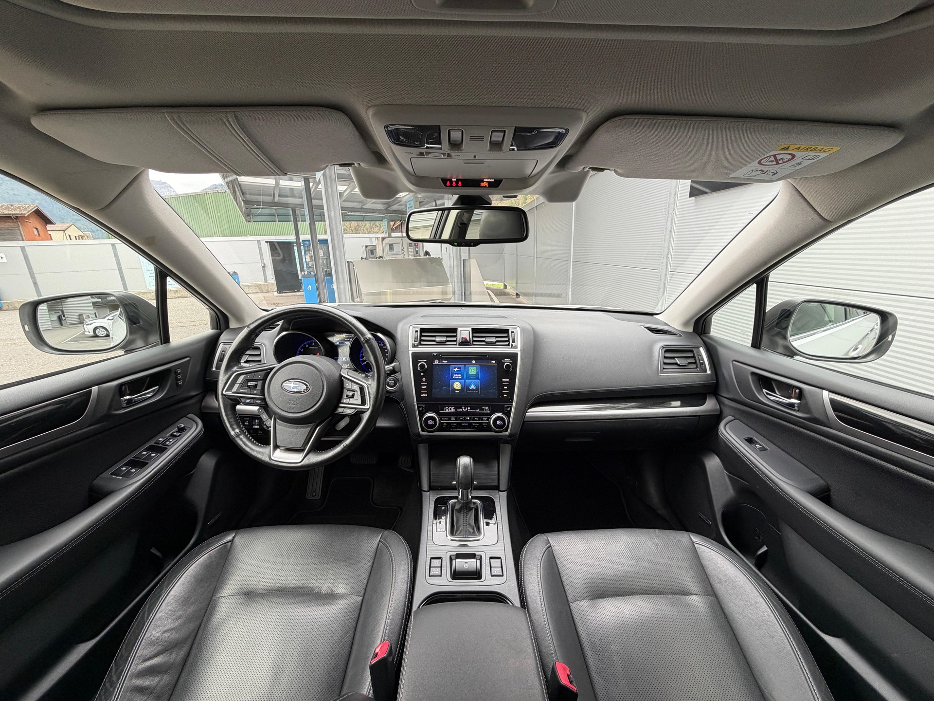 SUBARU Outback 2.5i Luxury-image-5