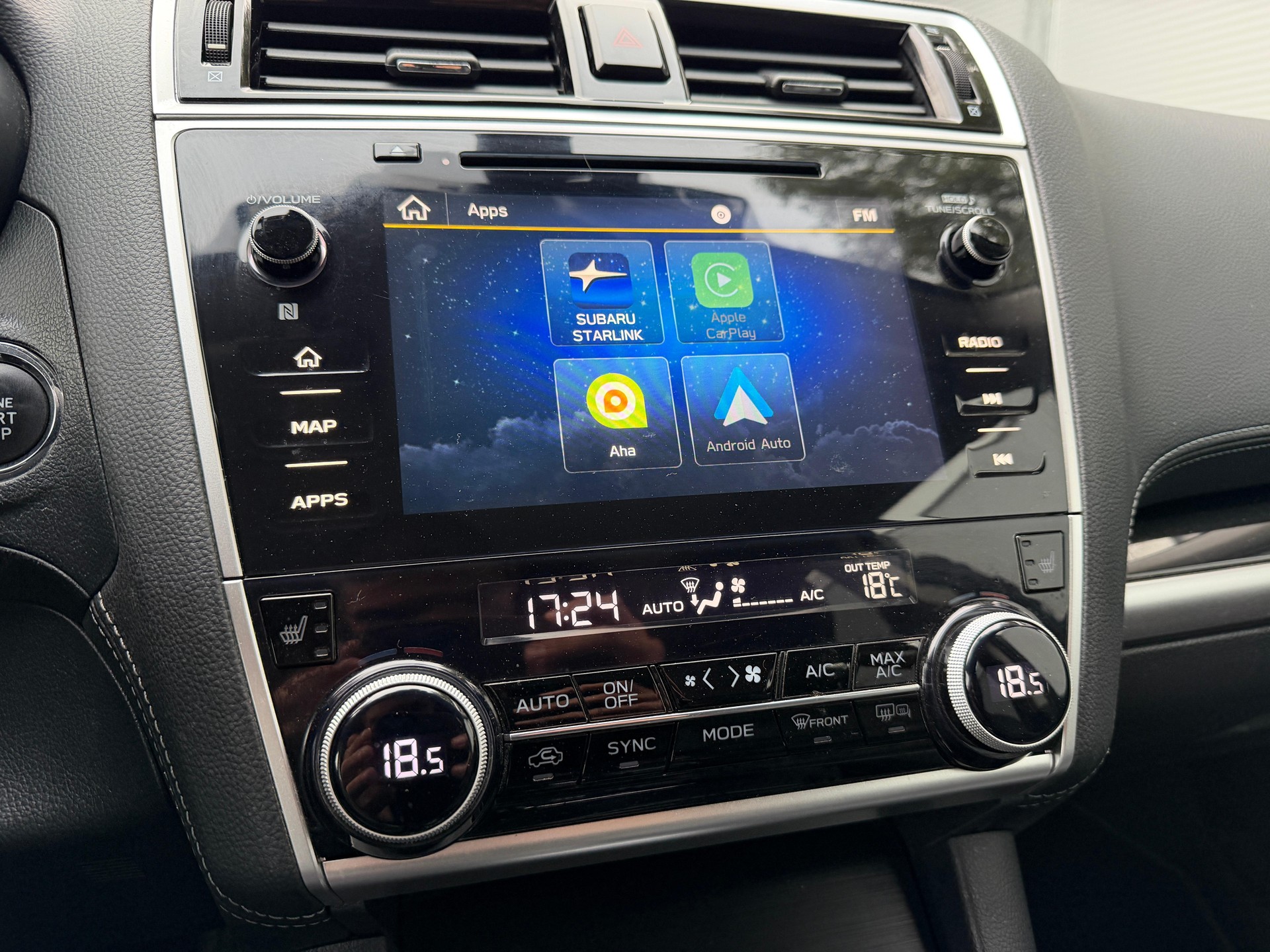 SUBARU Outback 2.5i Luxury-image-12