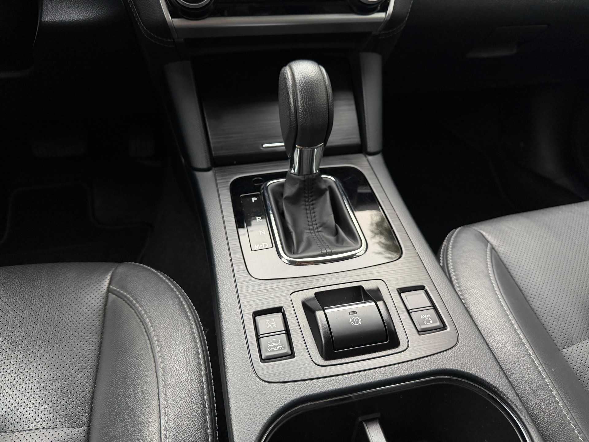 SUBARU Outback 2.5i Luxury-image-10