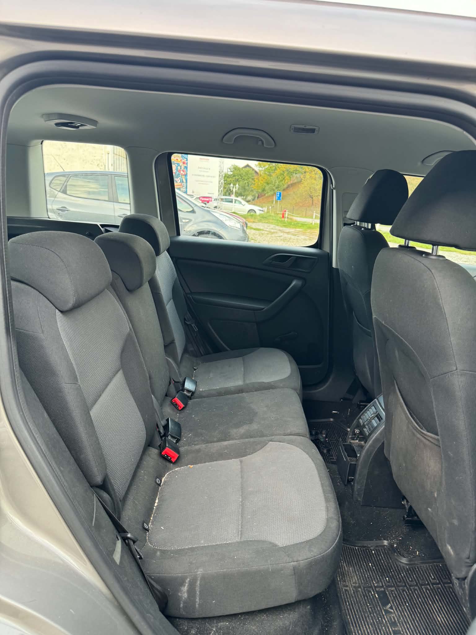 SKODA Yeti 1.2 TSI Family DSG-image-10